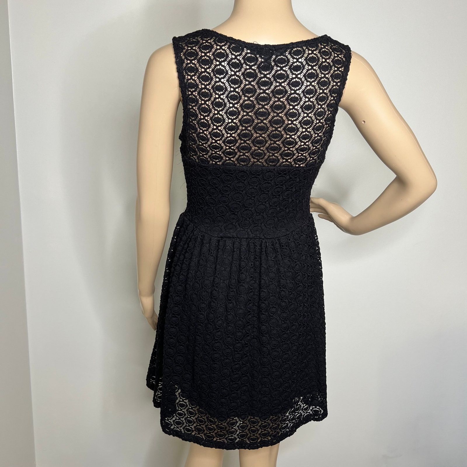 Other Papaya Black Lace Skater Dress Size M / US 6-8 / IT 42-44 - 3 Thumbnail