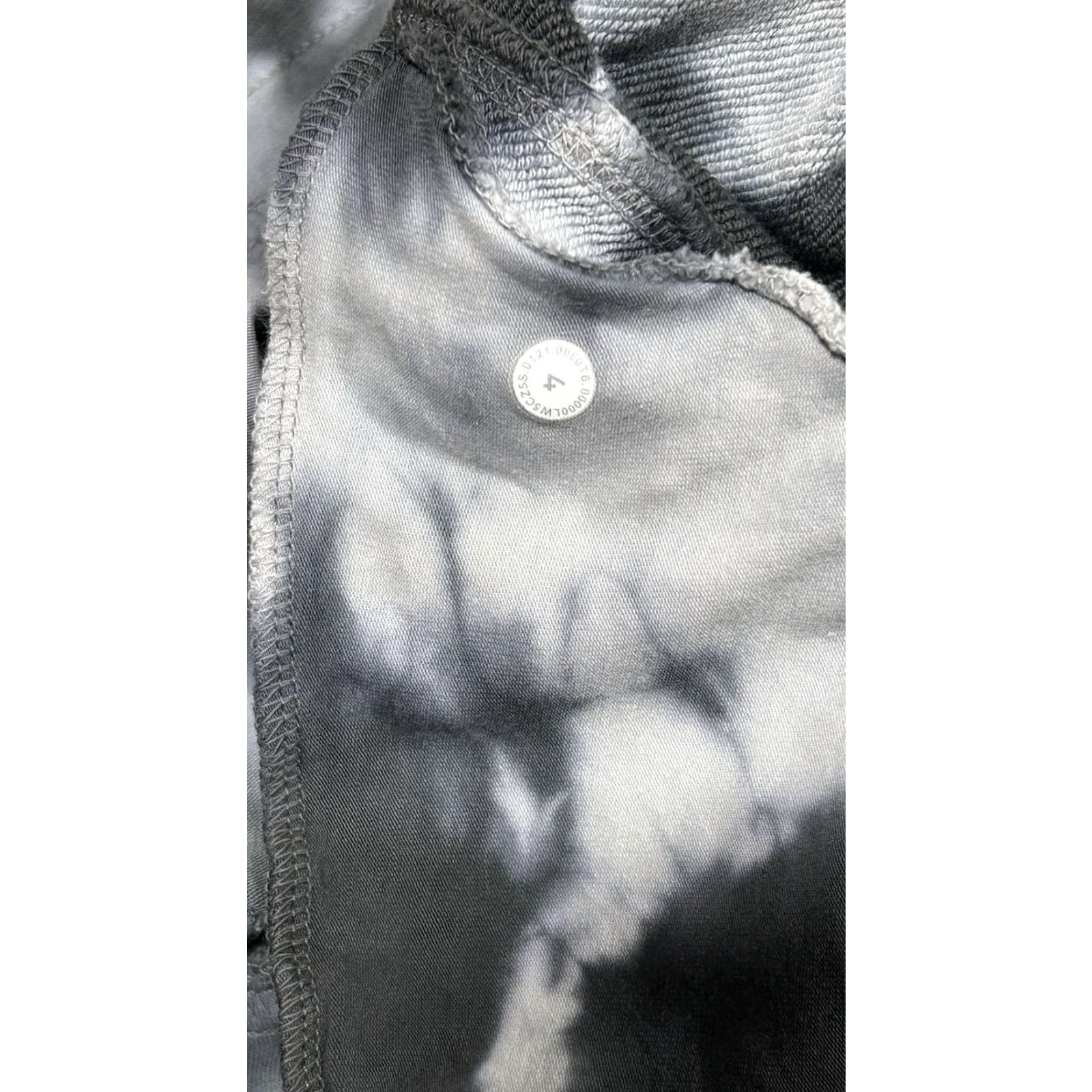 Lululemon VINTAGE Lululemon Warm Down Jogger 4 Women Tie Dye 7/8 Inseam 28 Black White Gray Jogger Pants Size 27" / US 4 / IT 40 - 6 Thumbnail
