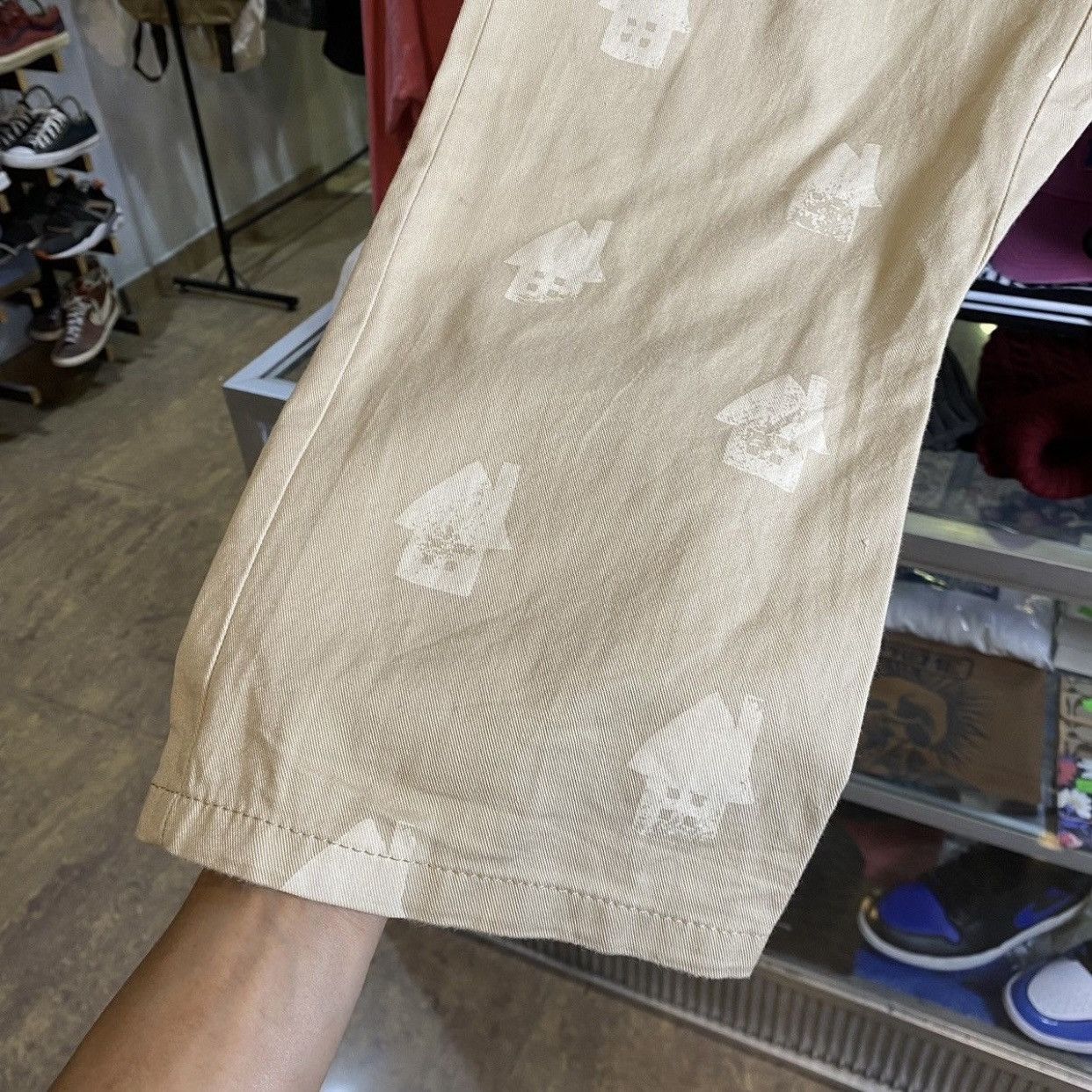Ne-Net Ne-net Beige All Over House Print Pants Relaxed Wide Leg 30 Size US 30 / EU 46 - 7 Thumbnail