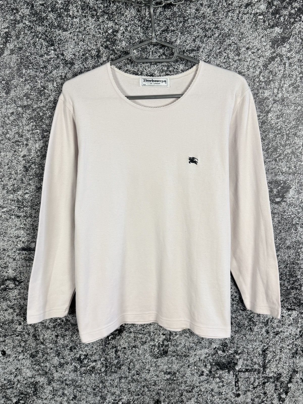 Burberry Women’s Burberry London Vintage Pullover Luxury Size M Size M / US 6-8 / IT 42-44 - 1 Thumbnail