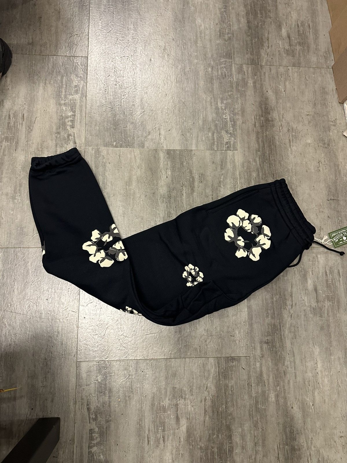 DENIM TEARS Denim tears cactus plant flea market sweatpants medium Size US 33 - 1 Thumbnail