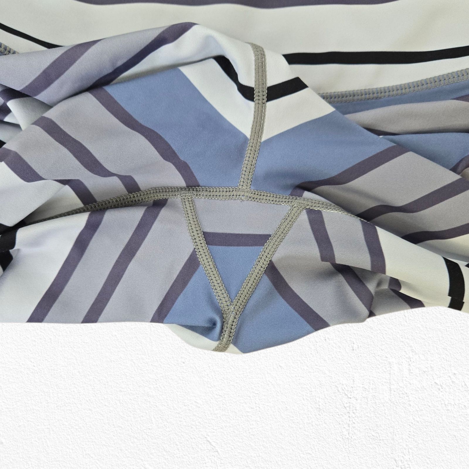 Other Purple Blue Striped High Rise 7/8 Leggings Size 6-8 Size 28" / US 6 / IT 42 - 5 Thumbnail
