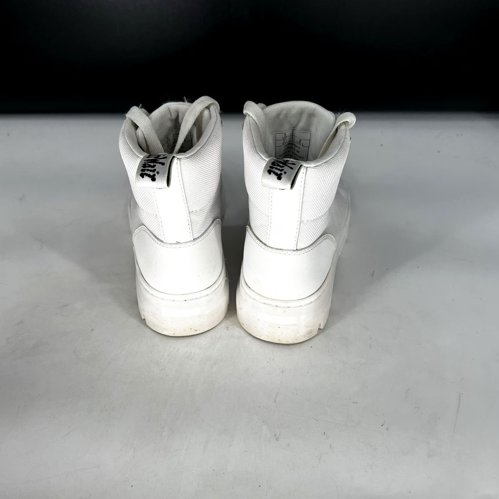 Dr. Martens Dr. Martens Womens Combs Platform Combat Boot White Size 6 Ankle Lace Up Rubber Outsole Punk 90s Boots Mens Women Girls Size US 4 / IT 34 - 3 Thumbnail