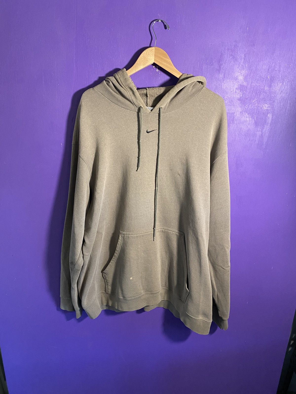 Nike Vintage 00s Nike taupe center swoosh hoodie Size US XXL / EU 58 / 5 - 1 Thumbnail