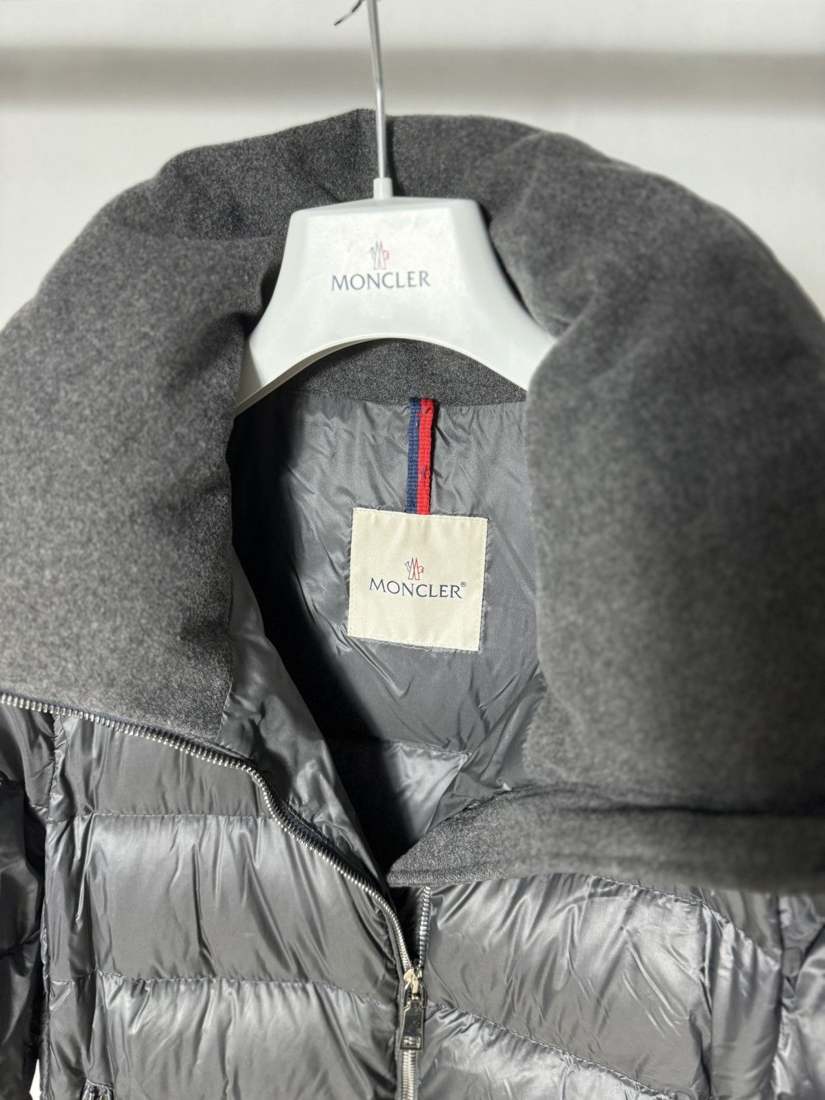Moncler Moncler Torcyn Ladies Jacket Size S / US 4 / IT 40 - 4 Thumbnail