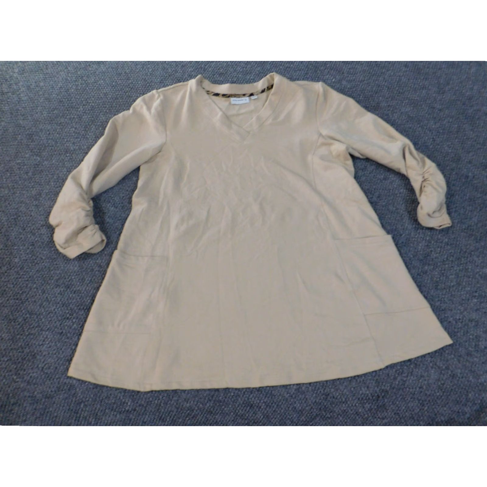 Vintage Susan Graver Blouse Tunic Shirt Womens L Beige Knit Stretch V-Neck Pullover Casual Pockets Cotton Polyester Spandex Knit Short for Spring Summer Size L / US 10 / IT 46 - 3 Thumbnail