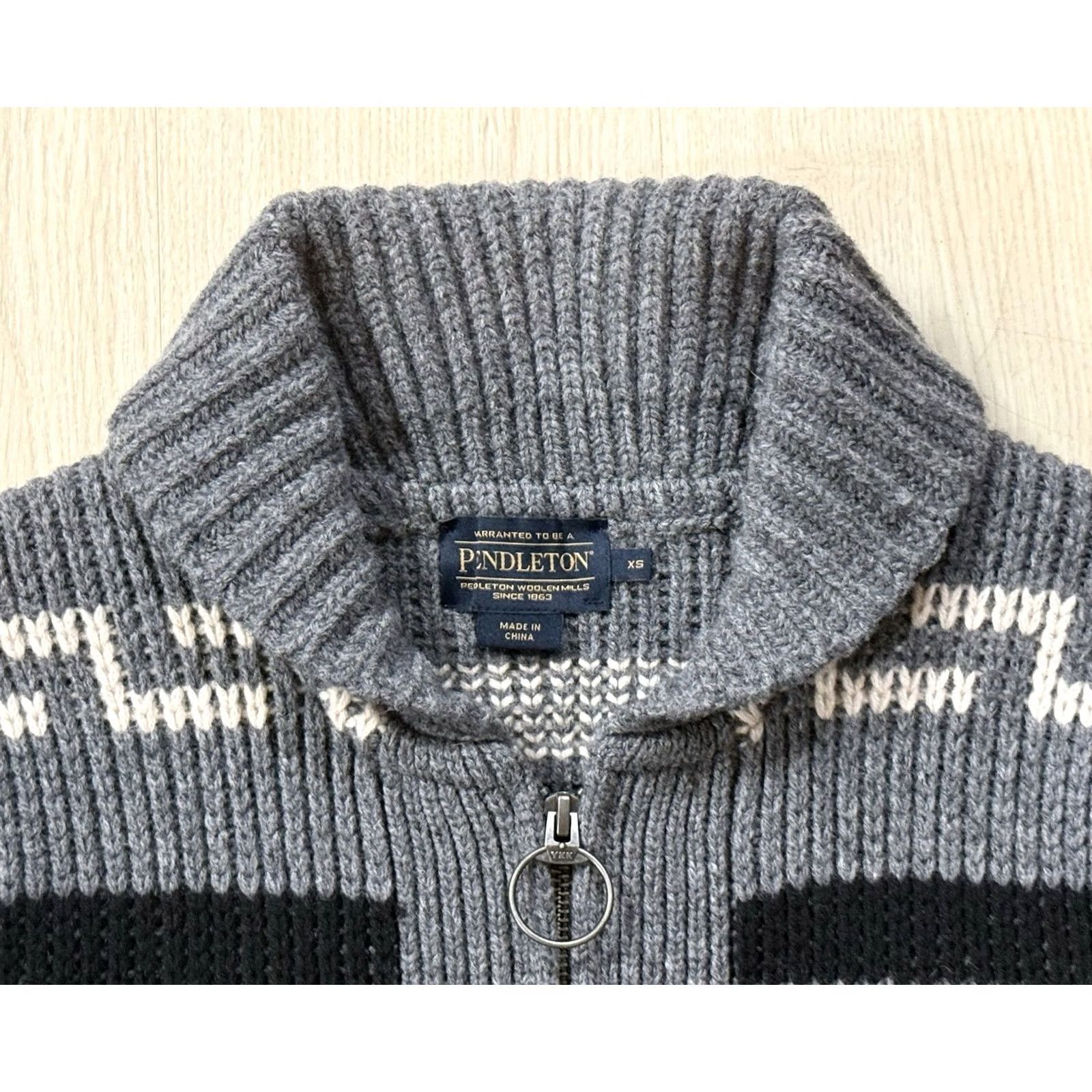 Pendleton NWOT Pendleton Cardigan Sweater XS Mens Geometric Lambswool Full Zip Heavyweight Multicolor 80s Western The Dude Style Size US XS / EU 42 / 0 - 5 Thumbnail