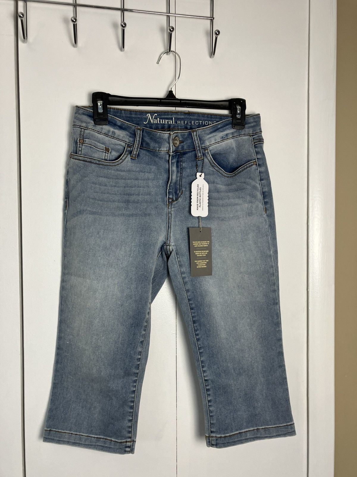 Natural Selection Natural Reflections Capri Camp Side Skimmer Jeans Size 4 Size 27" / US 4 / IT 40 - 1 Thumbnail