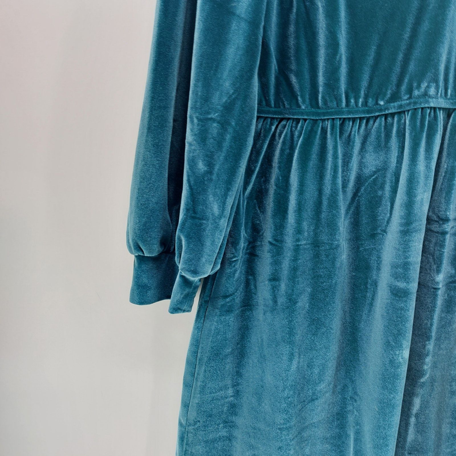 Other Candace Cameron Bure Green Velour Dress Long-sleeved MP Size M / US 6-8 / IT 42-44 - 8 Thumbnail