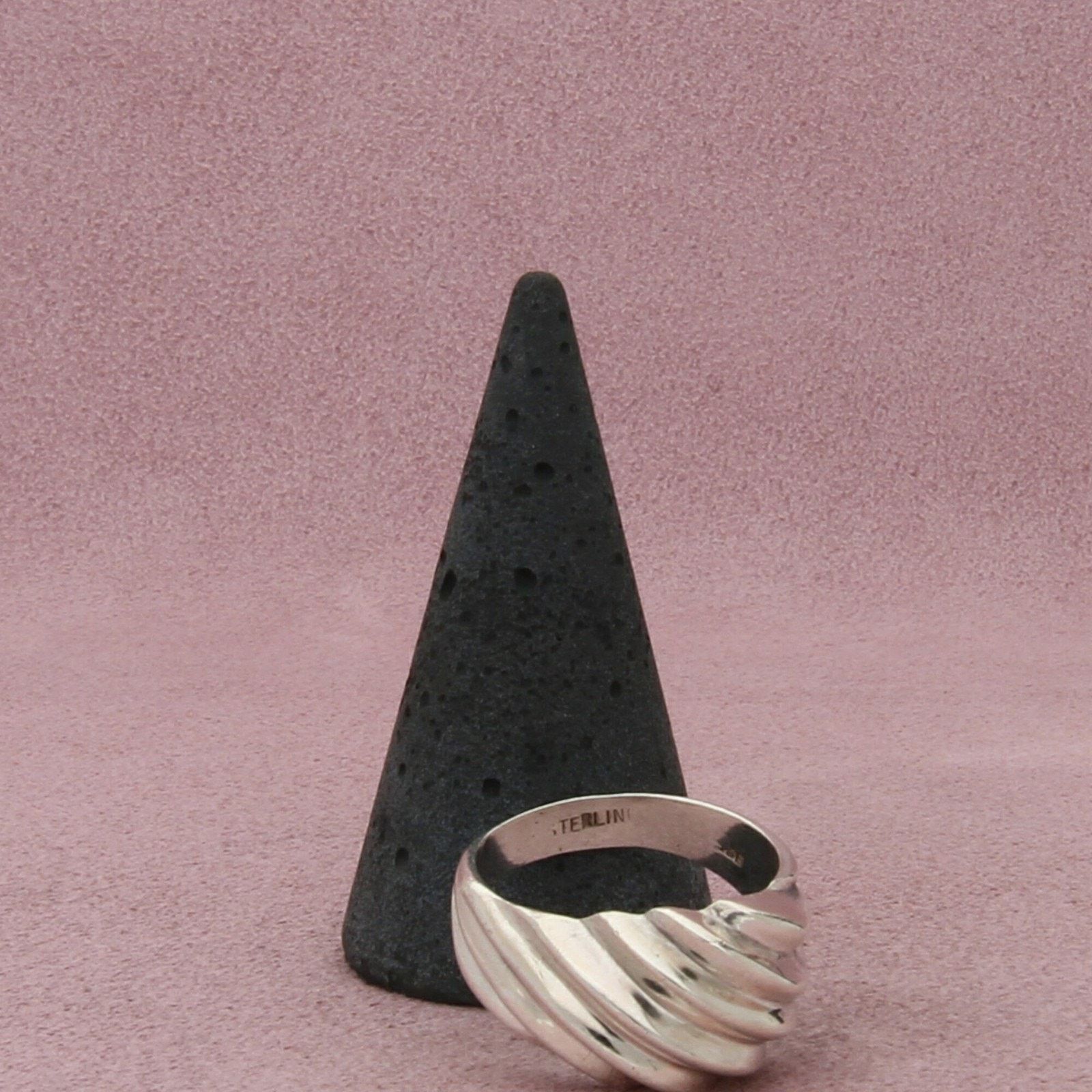 Sterling Silver sterling silver vintage scalloped dome ring size 10 Size ONE SIZE - 5 Thumbnail