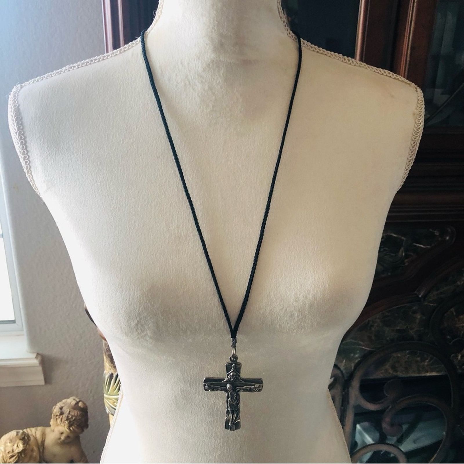 Jewelry Italy silver Jesus on cross pendant on braided rope necklace Size ONE SIZE - 4 Thumbnail