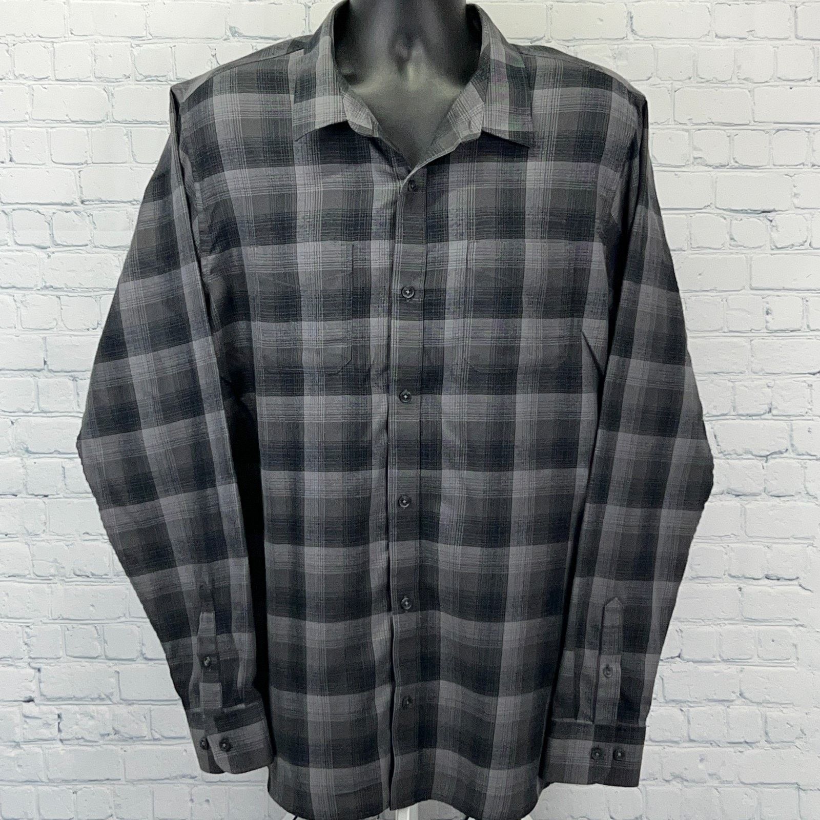 TravisMathew Travis Mathew Button Front Shirt Long Sleeve Plaid Gray 2XL Size US XXL / EU 58 / 5 - 2 Thumbnail