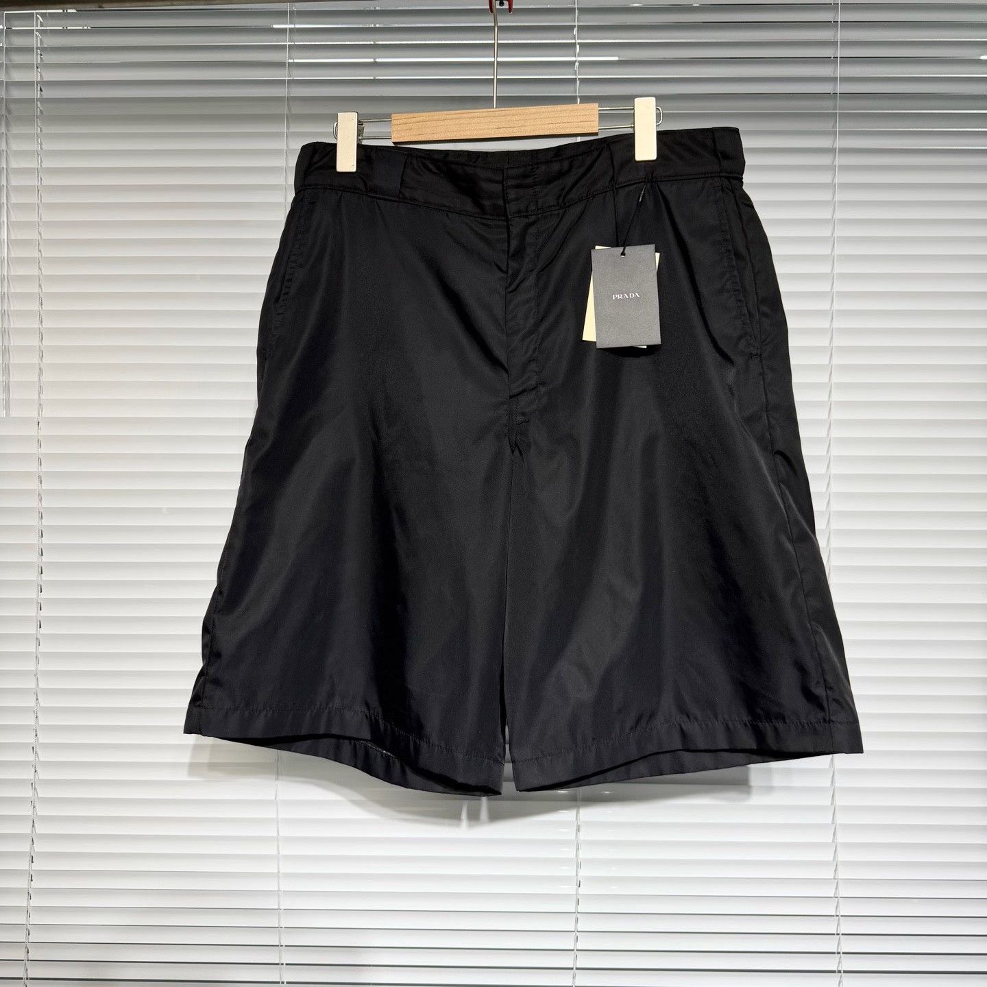 Prada Prada Re-Nylon Triangle Logo Shorts Size 48 Size US 32 / EU 48 - 1 Thumbnail