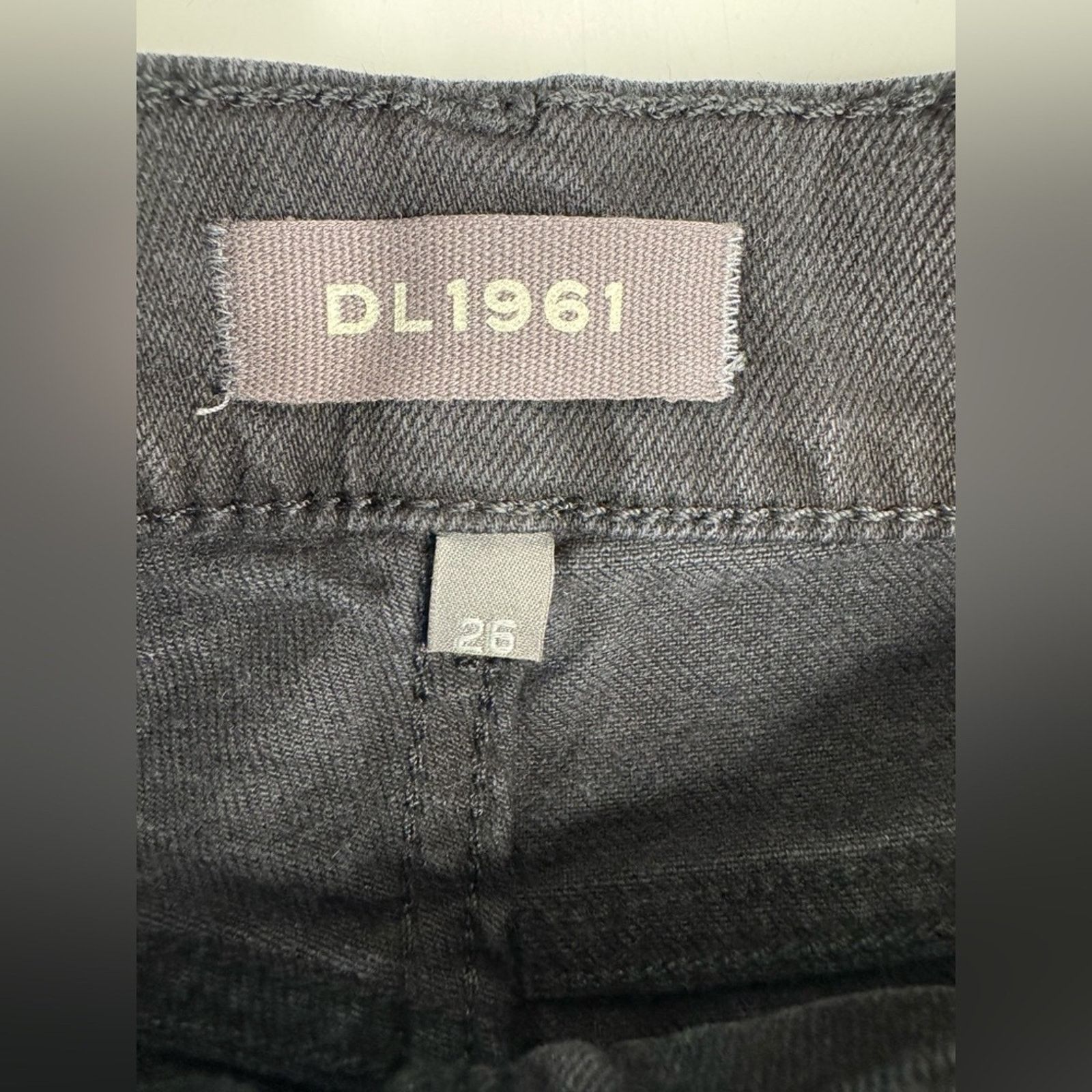 DL1961 NWT DL1961 Patti Straight High Rise Vintage Size 26" / US 2 / IT 38 - 6 Thumbnail