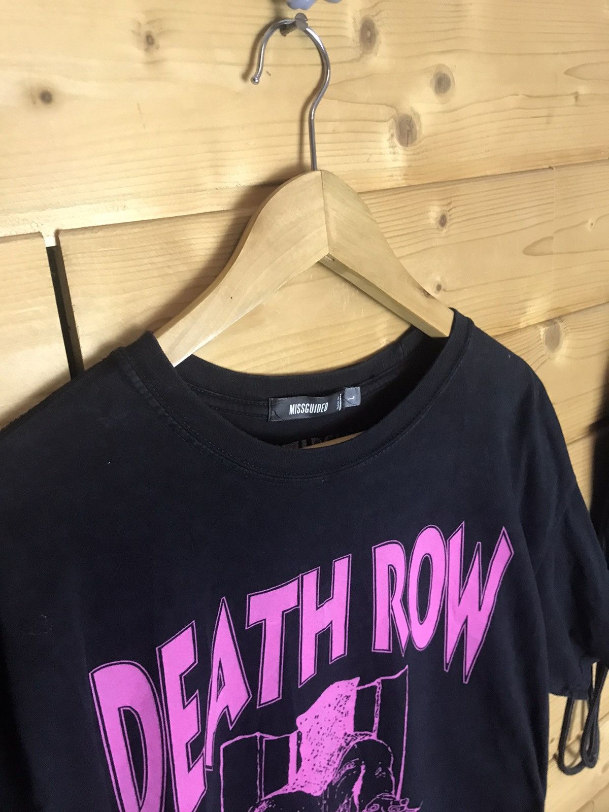 Band Tees Death Row Records big pink logo t-shirt Size US L / EU 52-54 / 3 - 5 Thumbnail