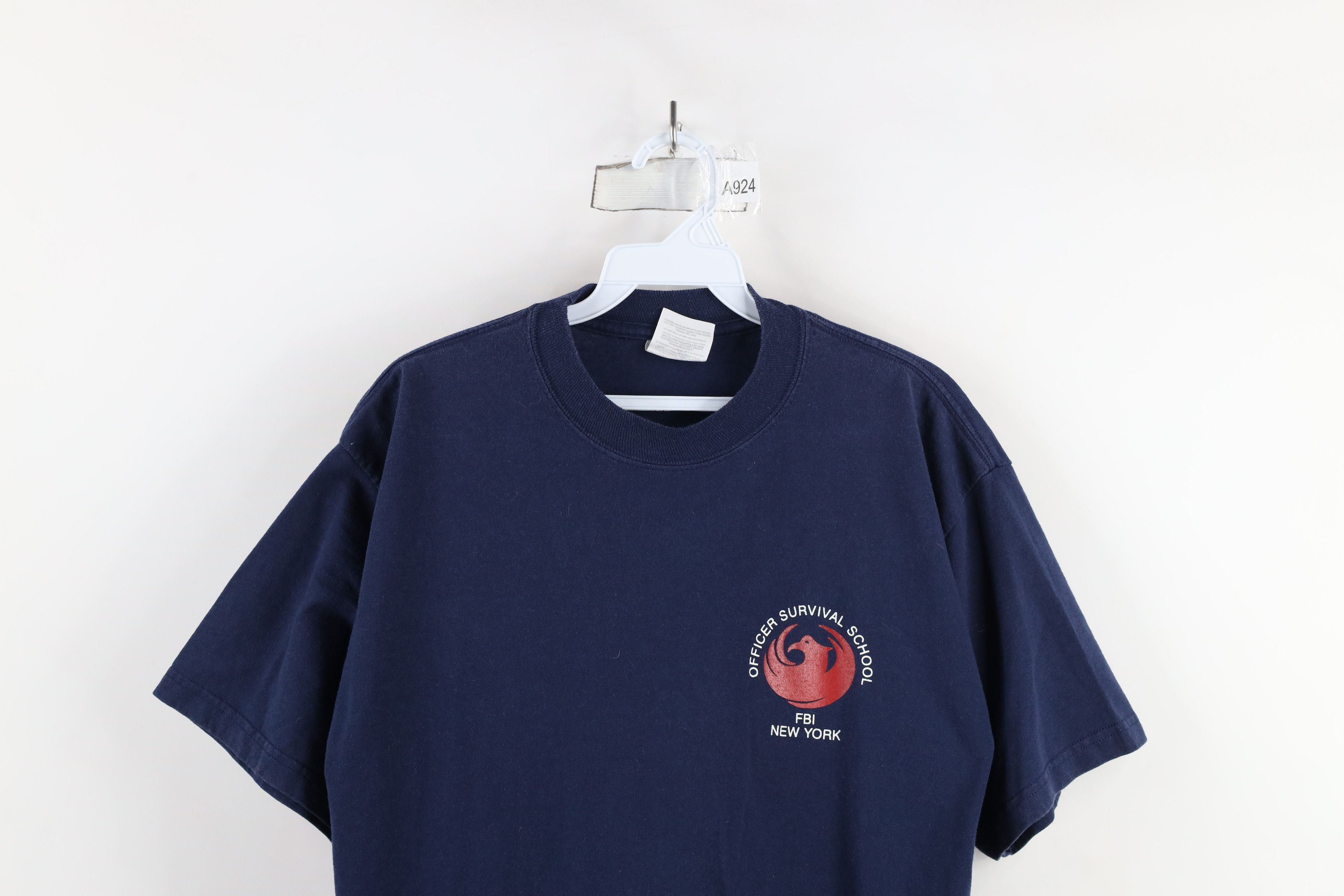 Vintage Vintage 90s Officer Survival School FBI New York T-Shirt Size US L / EU 52-54 / 3 - 2 Thumbnail