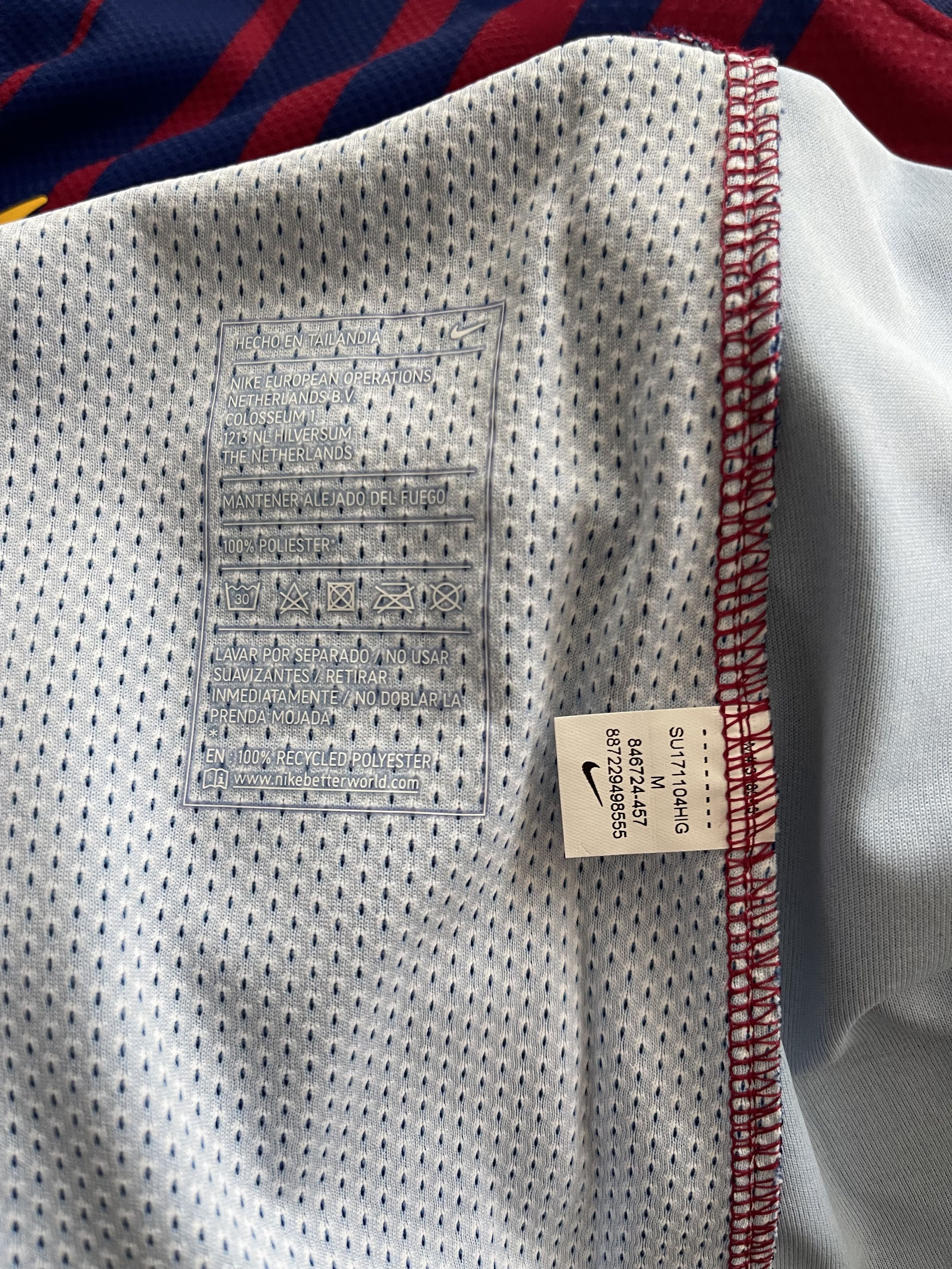 Nike FC Barcelona Nike Aeroswift Player Issue 2017-2018 BNWT Size US M / EU 48-50 / 2 - 9 Thumbnail