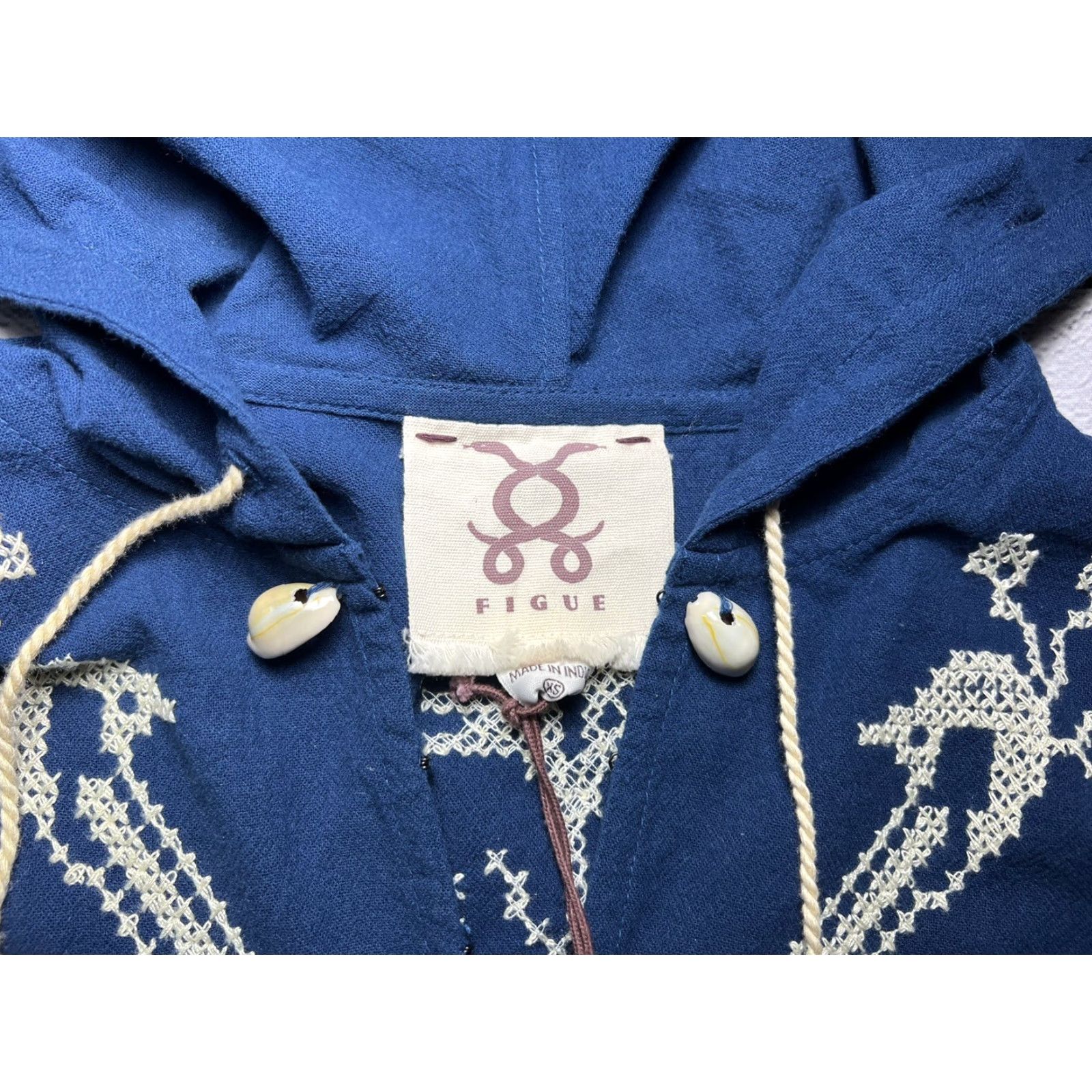 Figue VINTAGE NWT Embroidered FIGUE Elise Hoodie Peacock Boho Top XS Shells Tassels NWT? Size XS / US 0-2 / IT 36-38 - 5 Thumbnail