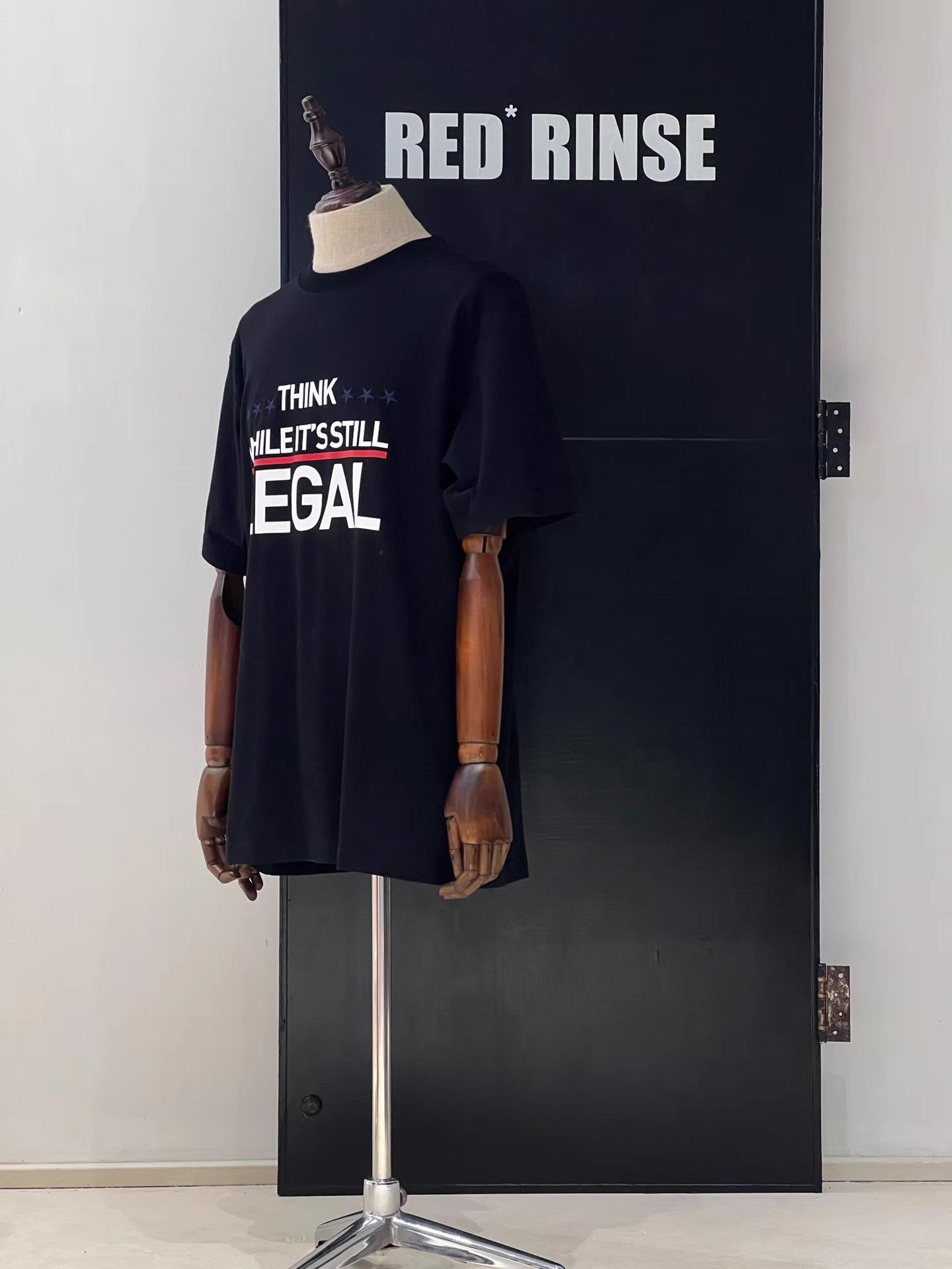 Vetements Vetements Edition Short Sleeve T‑shirt。 Q13 Size US M / EU 48-50 / 2 - 3 Thumbnail