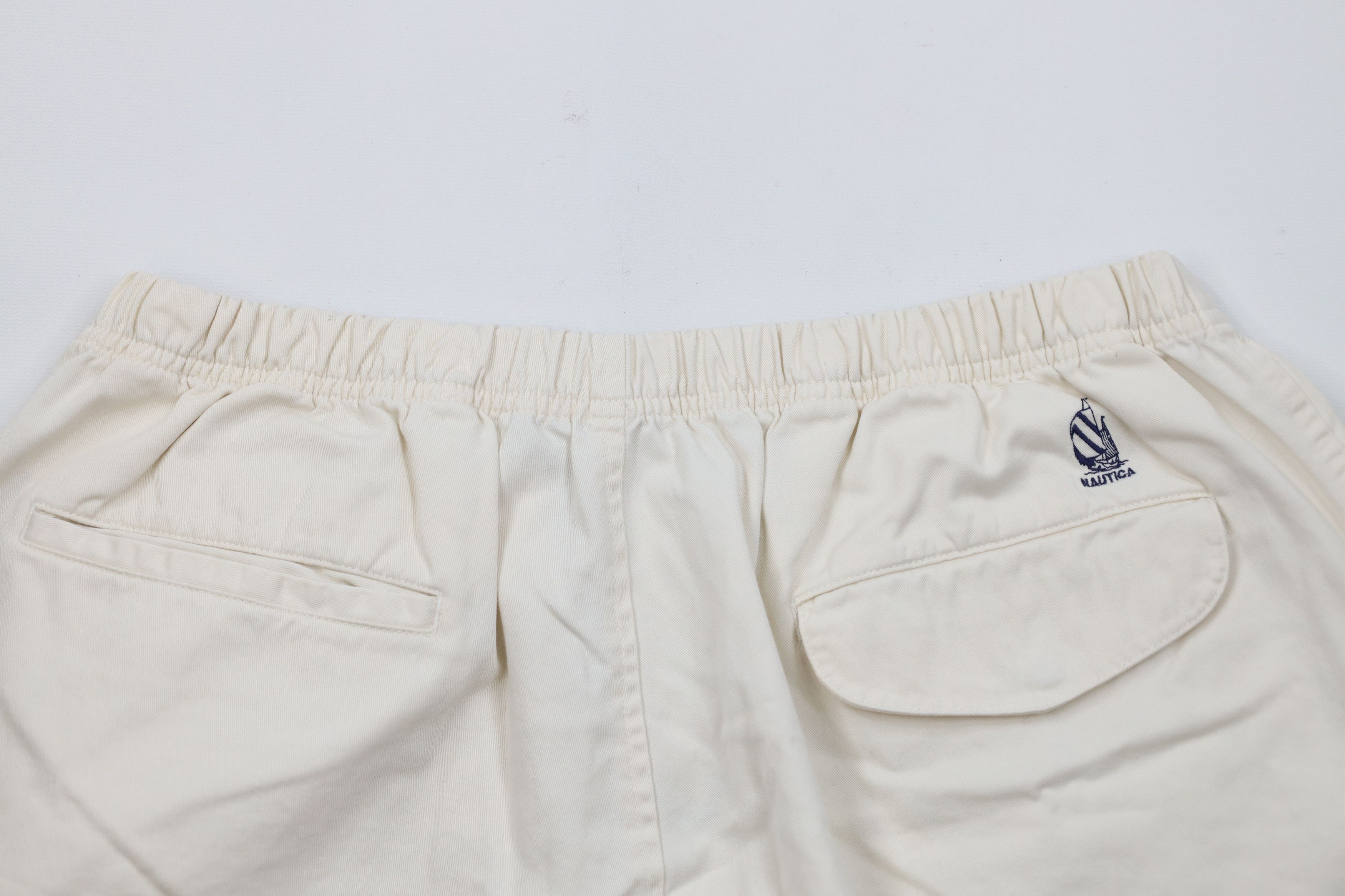Nautica × Vintage Vintage 90s Nautica Above Knee Shorts Cream Cotton Size US 34 / EU 50 - 11 Thumbnail