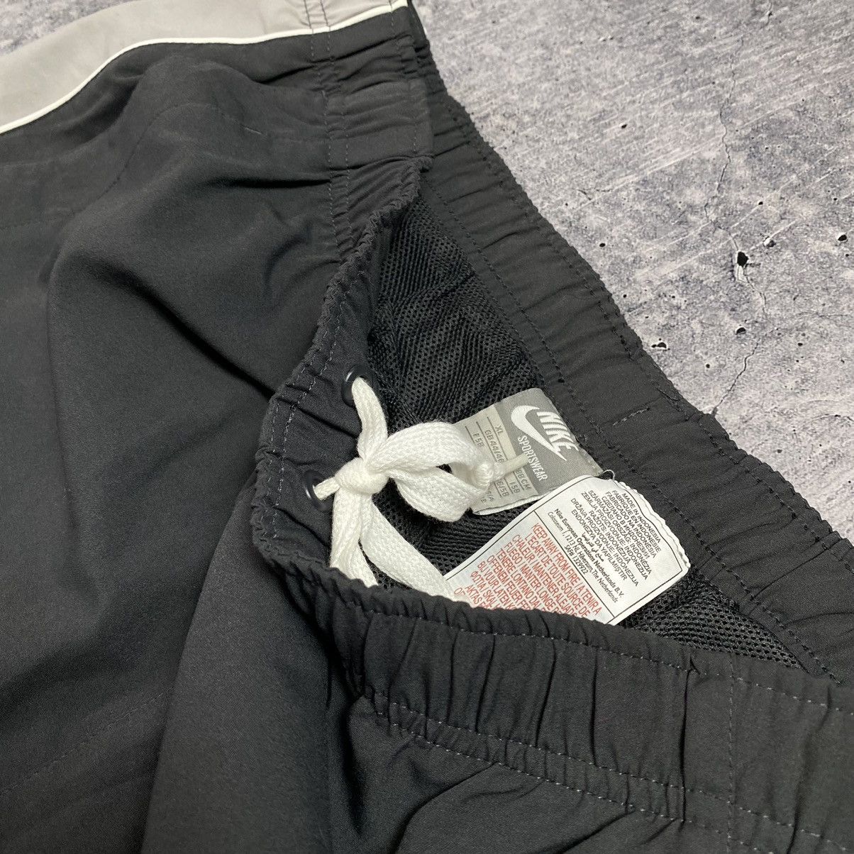 Nike × Vintage Vintage 90s Nike Nylon Track Pants Y2K Size US 36 / EU 52 - 10 Thumbnail