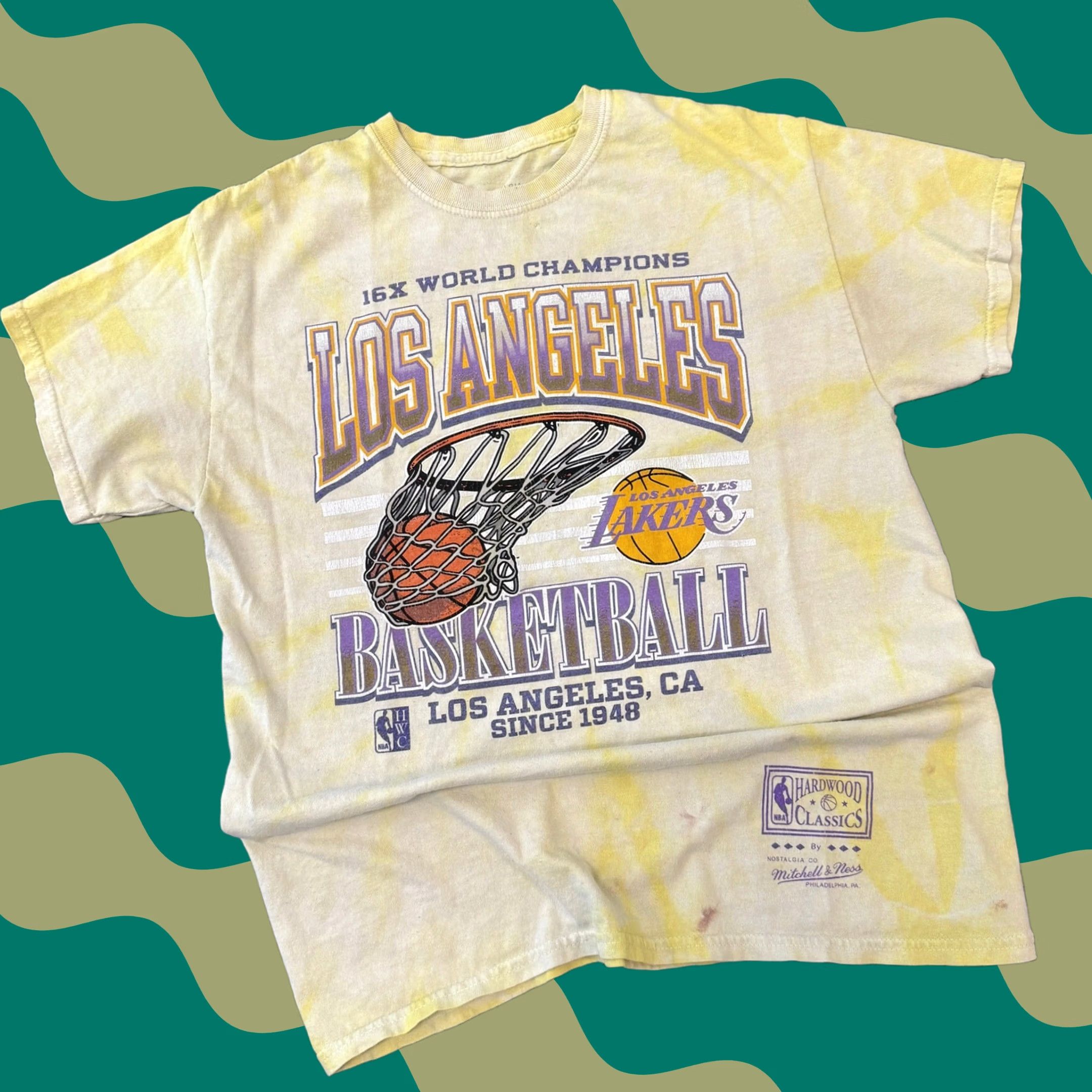 Vintage VINTAGE Y2K Los Angeles Lakers Tie Dye Mitchell & Ness Graphic Yellow Tee M Mens Size US M / EU 48-50 / 2 - 1 Thumbnail
