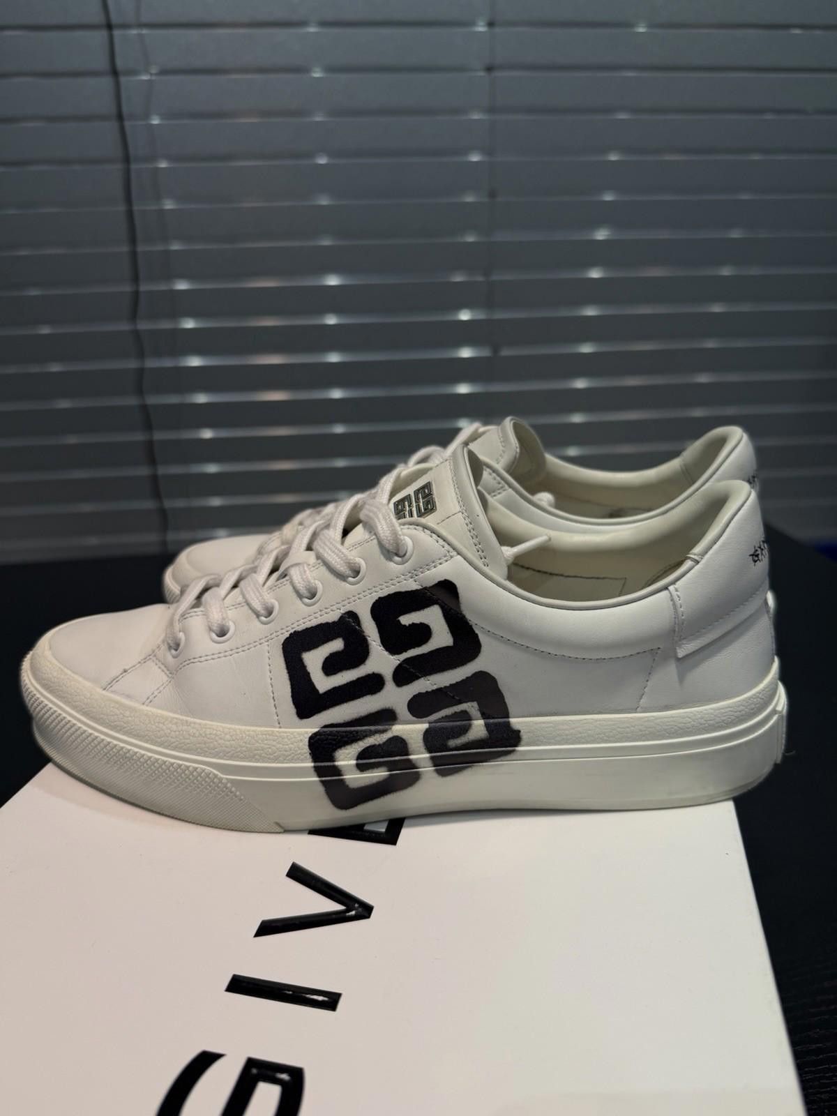 Givenchy Givenchy Low Top White Men’s Sneakers 41EU/8US Leather $595 Size US 8 / EU 41 - 6 Thumbnail