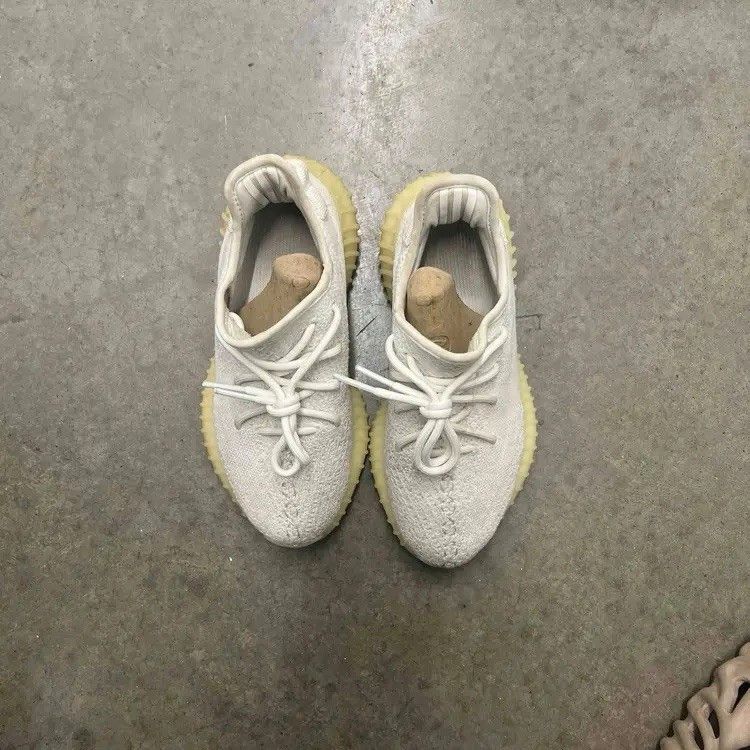 Adidas Adidas Yeezy Boost 350 V2 Cream White Triple CP9366 Size 4.5 Size US 4.5 / IT 34.5 - 3 Thumbnail