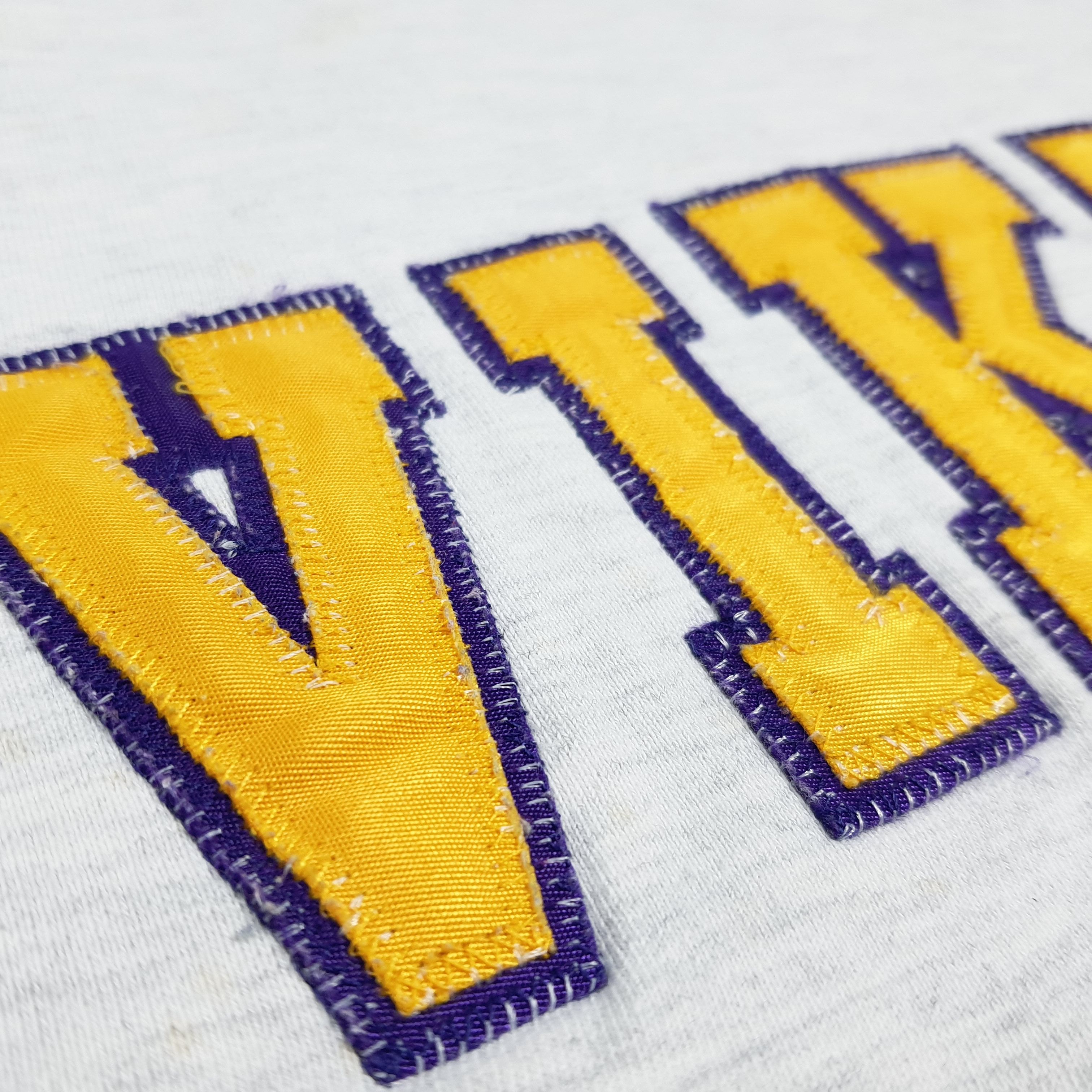 Russell Athletic Vintage 90s NFL Russell Minnesota Vikings Sweatshirt C286N2 Size US XL / EU 56 / 4 - 3 Thumbnail