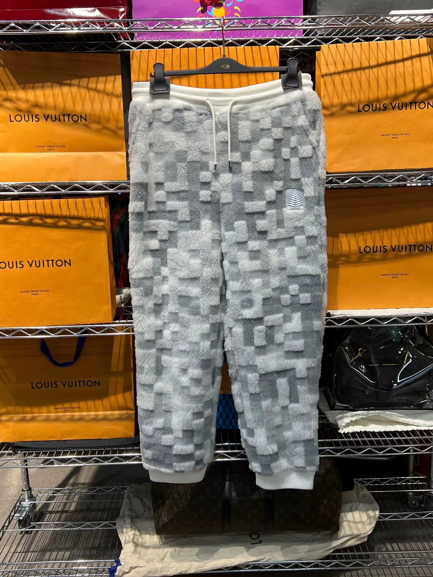 Louis Vuitton louis vuitton shorts Size US 34 / EU 50 - 1 Thumbnail