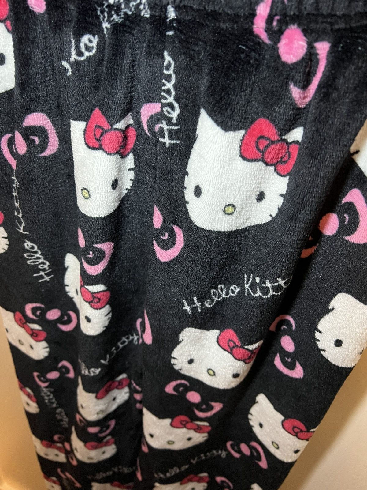 Other Hello Kitty fuzzy pyjama pants Size US 28 / EU 44 - 5 Thumbnail