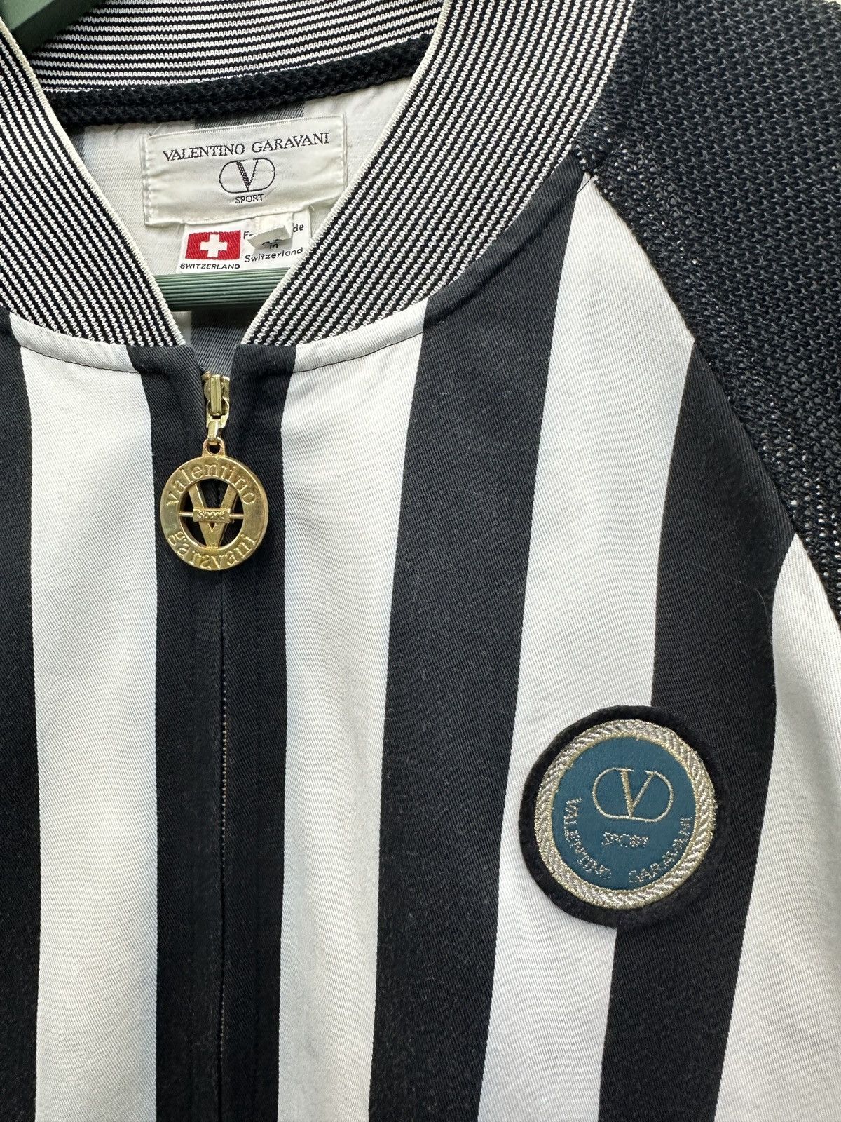 Valentino × Vintage Vintage Valentino Garavani Soprt Big Logo Jacket MJ100 Size US M / EU 48-50 / 2 - 3 Thumbnail