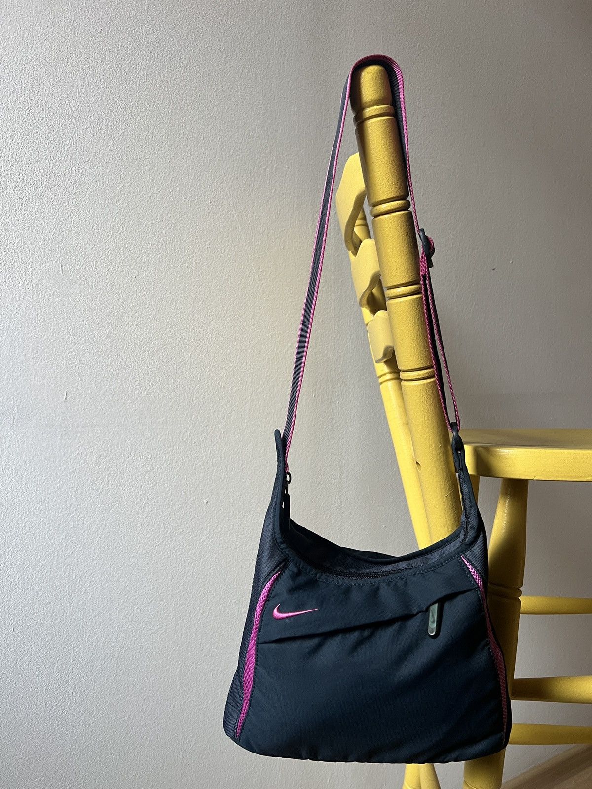 Nike Vintage Purple Nike Y2K Shoulder Bag Size ONE SIZE - 2 Thumbnail