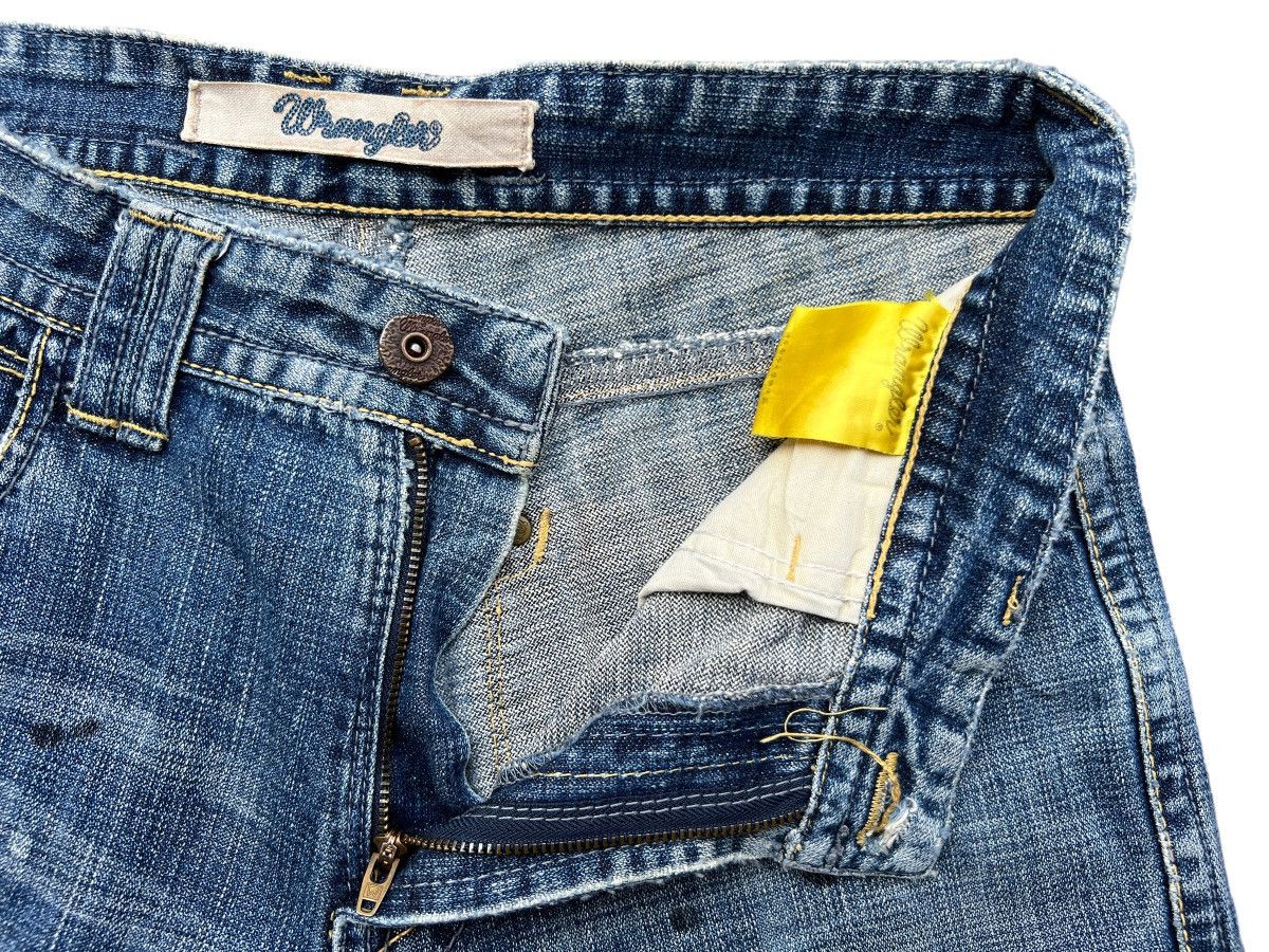 Wrangler Vintage Wrangler Distressed Patchwork Denim Jeans 33x34 Size US 33 - 13 Thumbnail