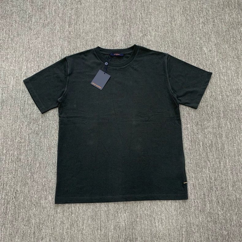 Louis Vuitton Black manual bottom short sleeve