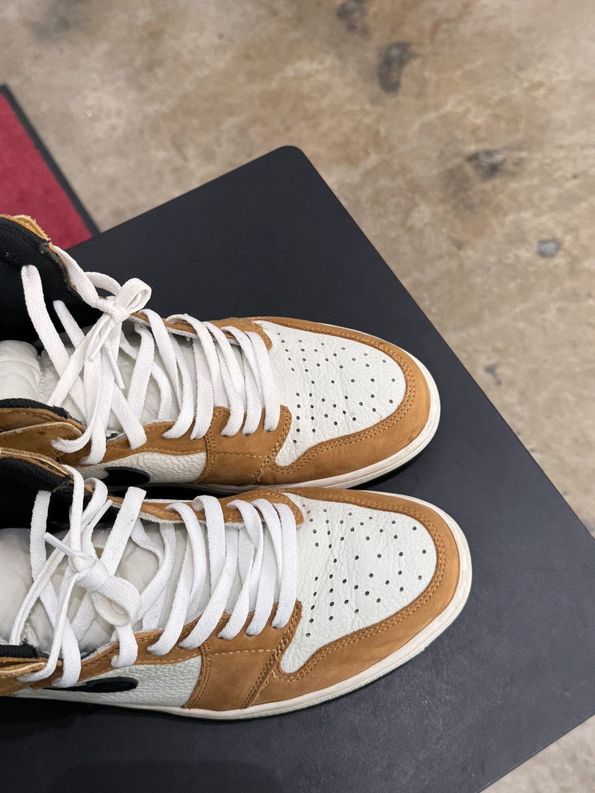 Jordan Brand Air Jordan 1 High Rookie Of The Year Size 12 (2018) Size US 12 / EU 45 - 7 Thumbnail
