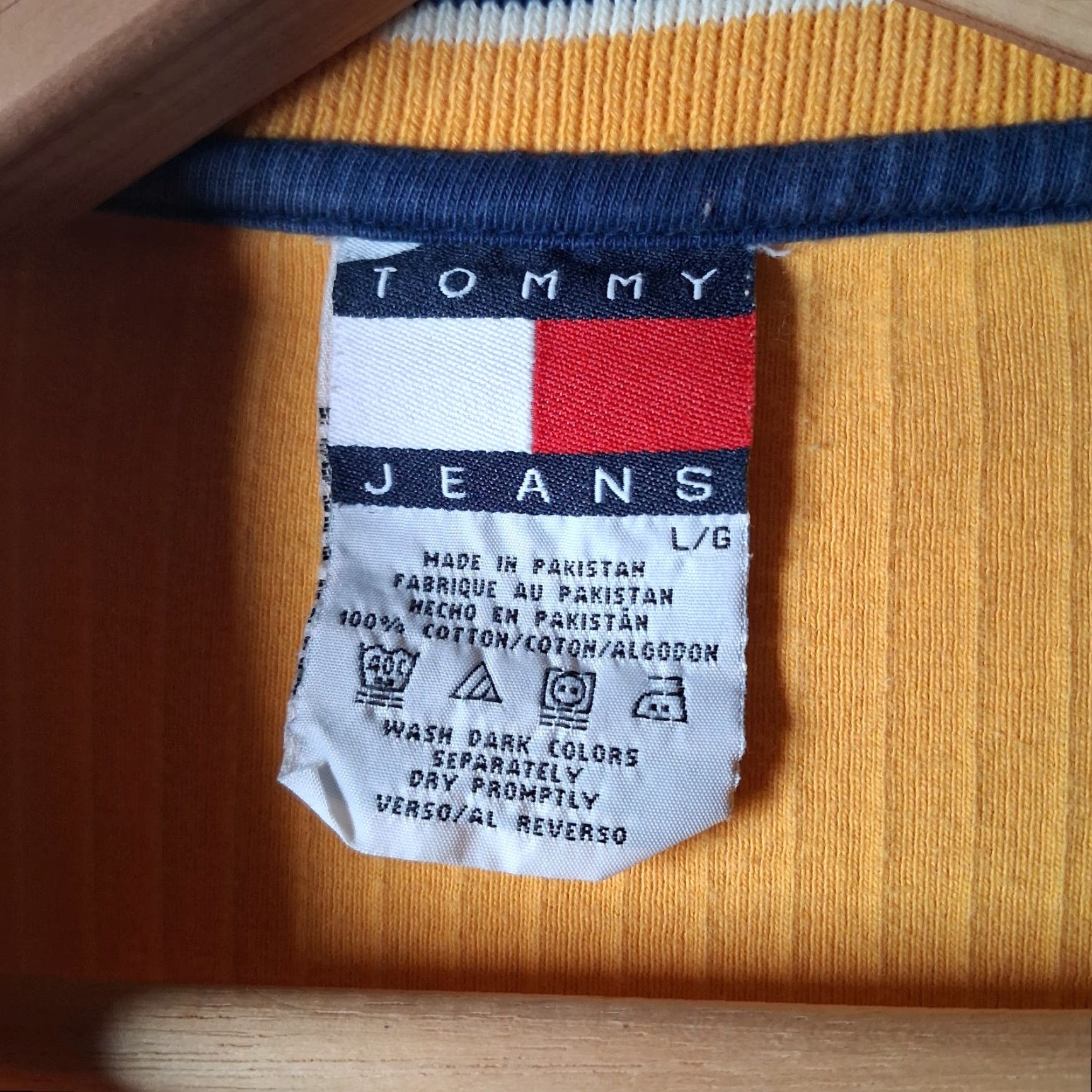 Tommy Hilfiger VINTAGE Tommy Jeans Shirt Men L Ribbed Knit Gold Long Sleeve V Neck Size US L / EU 52-54 / 3 - 7 Thumbnail