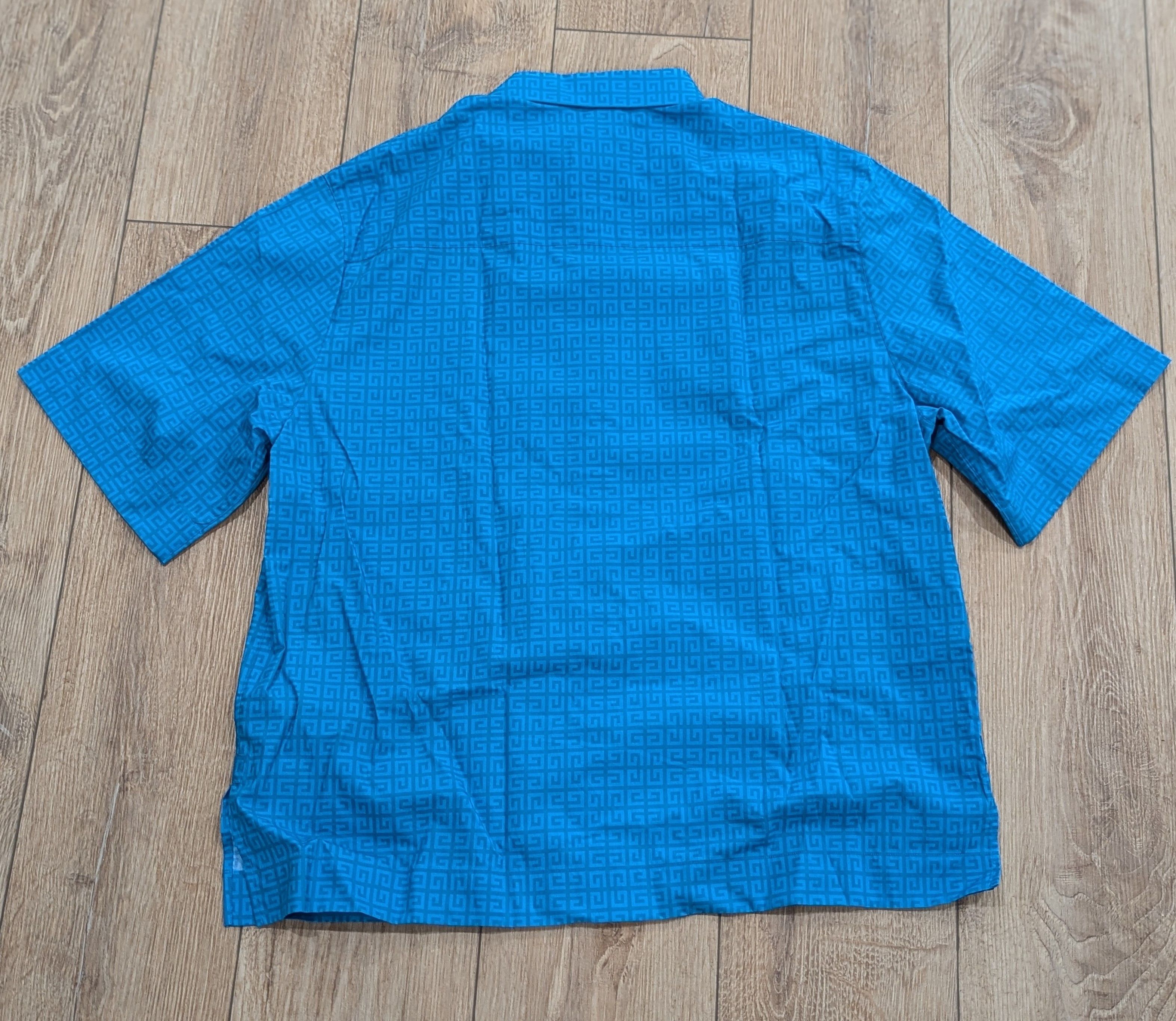 GIVENCHY Boxy Fit 4G Logo SS Button Up Shirt Blue 39 US 15.5