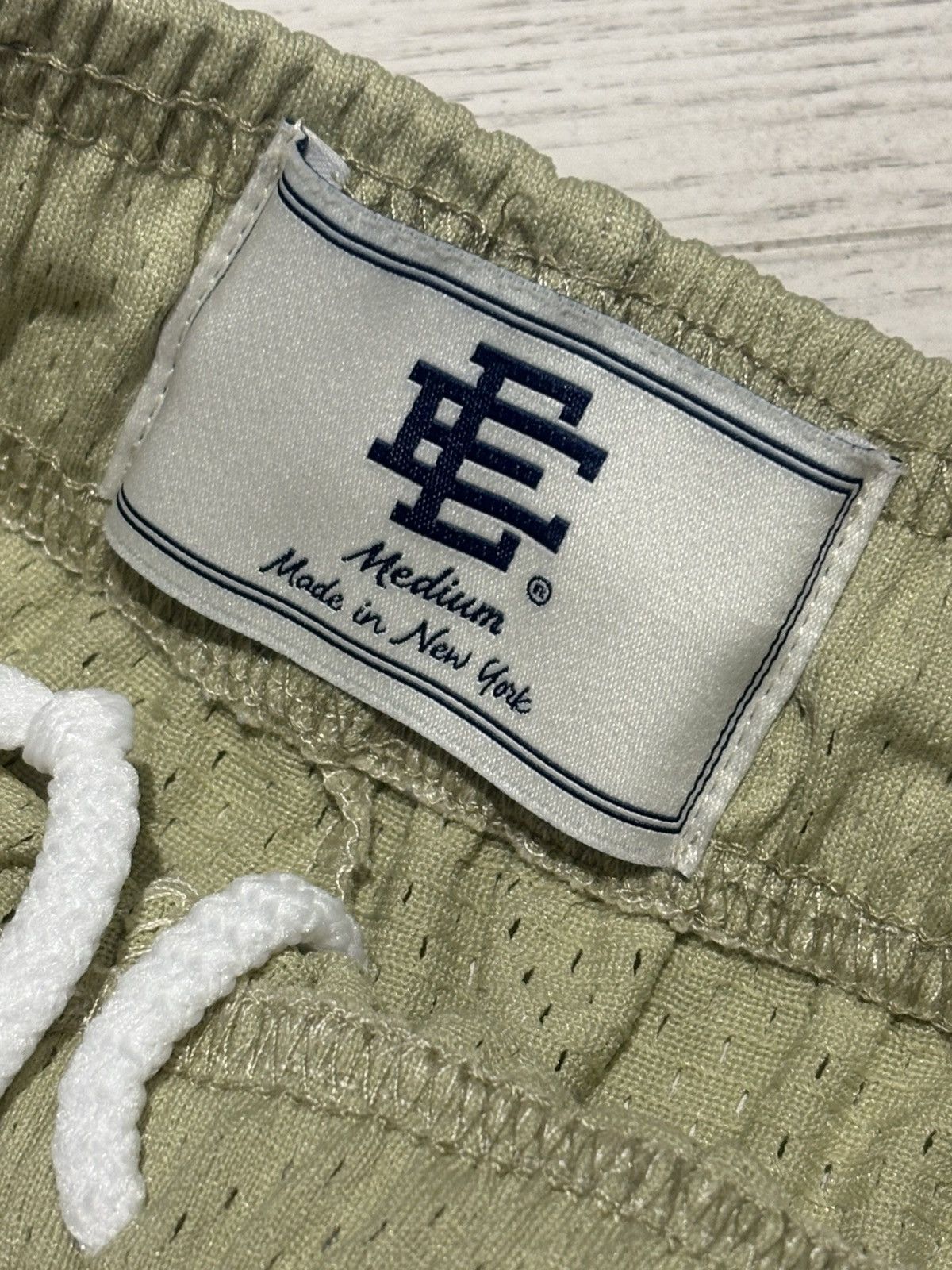 Eric Emanuel Eric Emanuel Beige Shorts - Medium Size US 32 / EU 48 - 2 Thumbnail