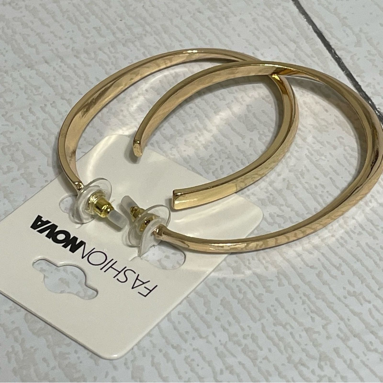 Other FASHION NOVA Simple But Chic Hoop Earrings NWT Size ONE SIZE - 6 Thumbnail