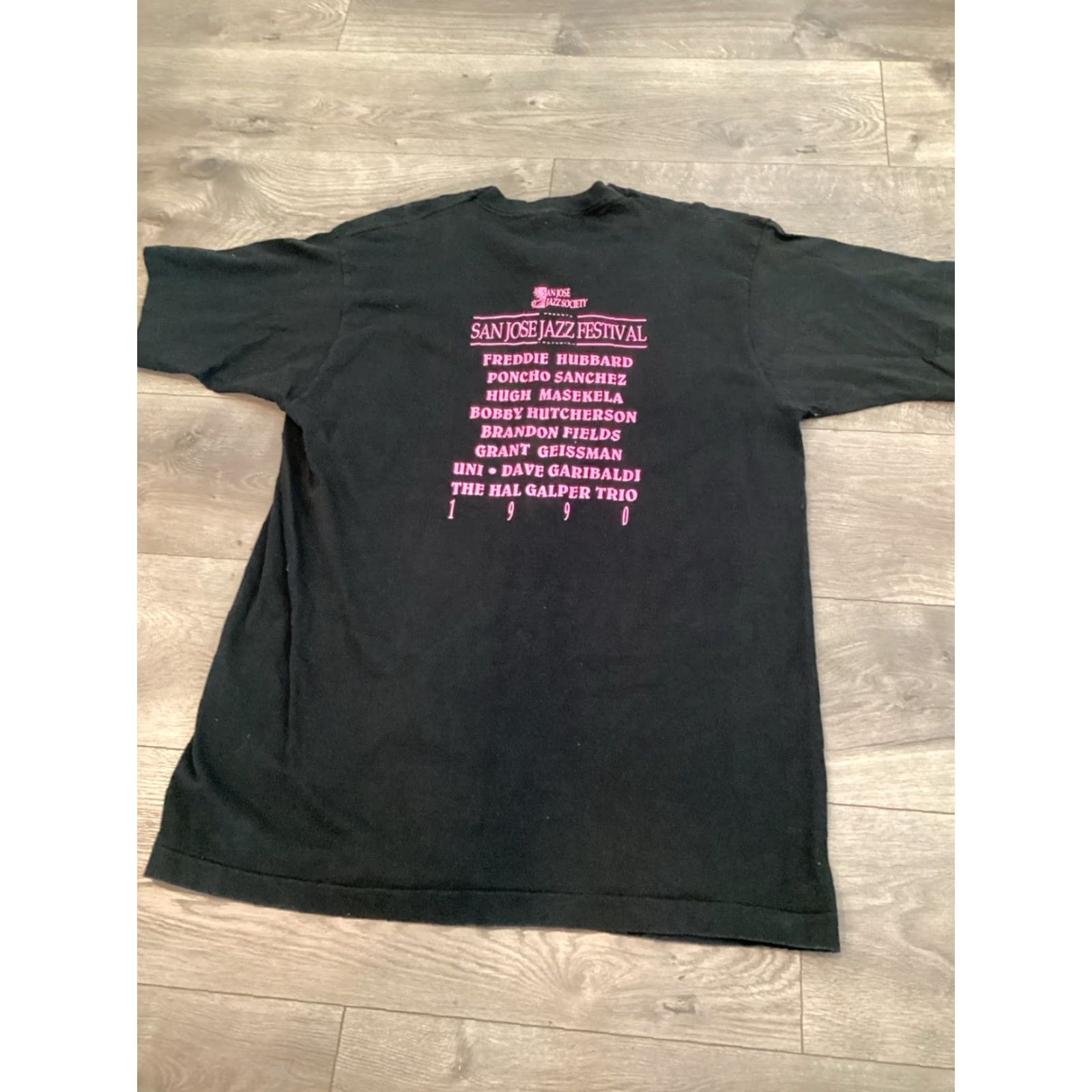 Vintage VINTAGE Fruit Of The Loom Shirt Mens XL Jazz Festival 1990s Black Crew Neck T-Shirt Logo USA Musi c 90s Boys/Mens Size US XL / EU 56 / 4 - 7 Thumbnail