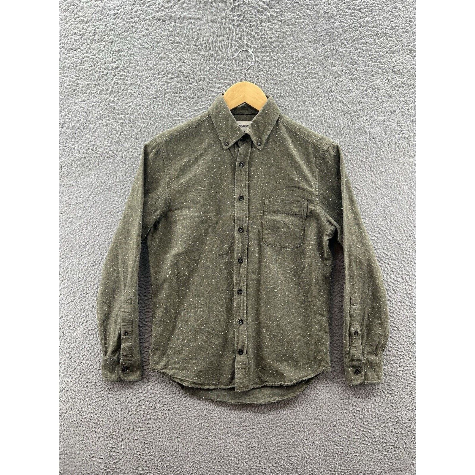 Taylor Stitch Taylor Stitch The Jack Olive Slub Chambrey Button Up Size 36 Size US M / EU 48-50 / 2 - 1 Thumbnail