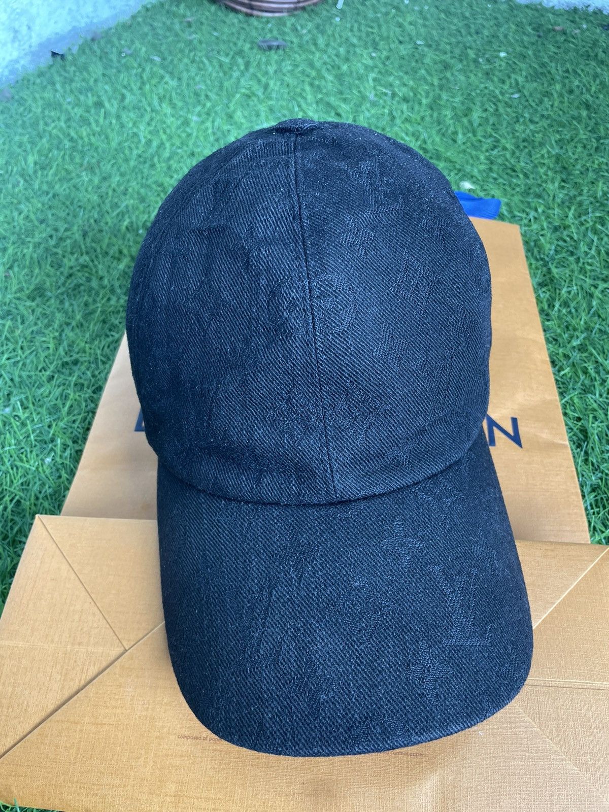 Louis Vuitton Authentic LOUIS VUITTON monogram Hat Size ONE SIZE - 2 Thumbnail