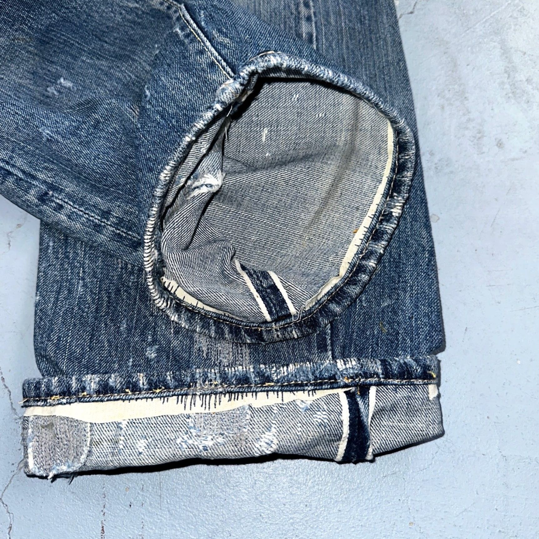 Levi's VINTAGE Levi's 501 XX Jeans Big E Redline Selvedge USA 1960s 66 Act 34x28 Blue Denim Jeans Men's Regular 34 Inseam Stonewash Distressed Button Fly Size US 34 / EU 50 - 5 Thumbnail