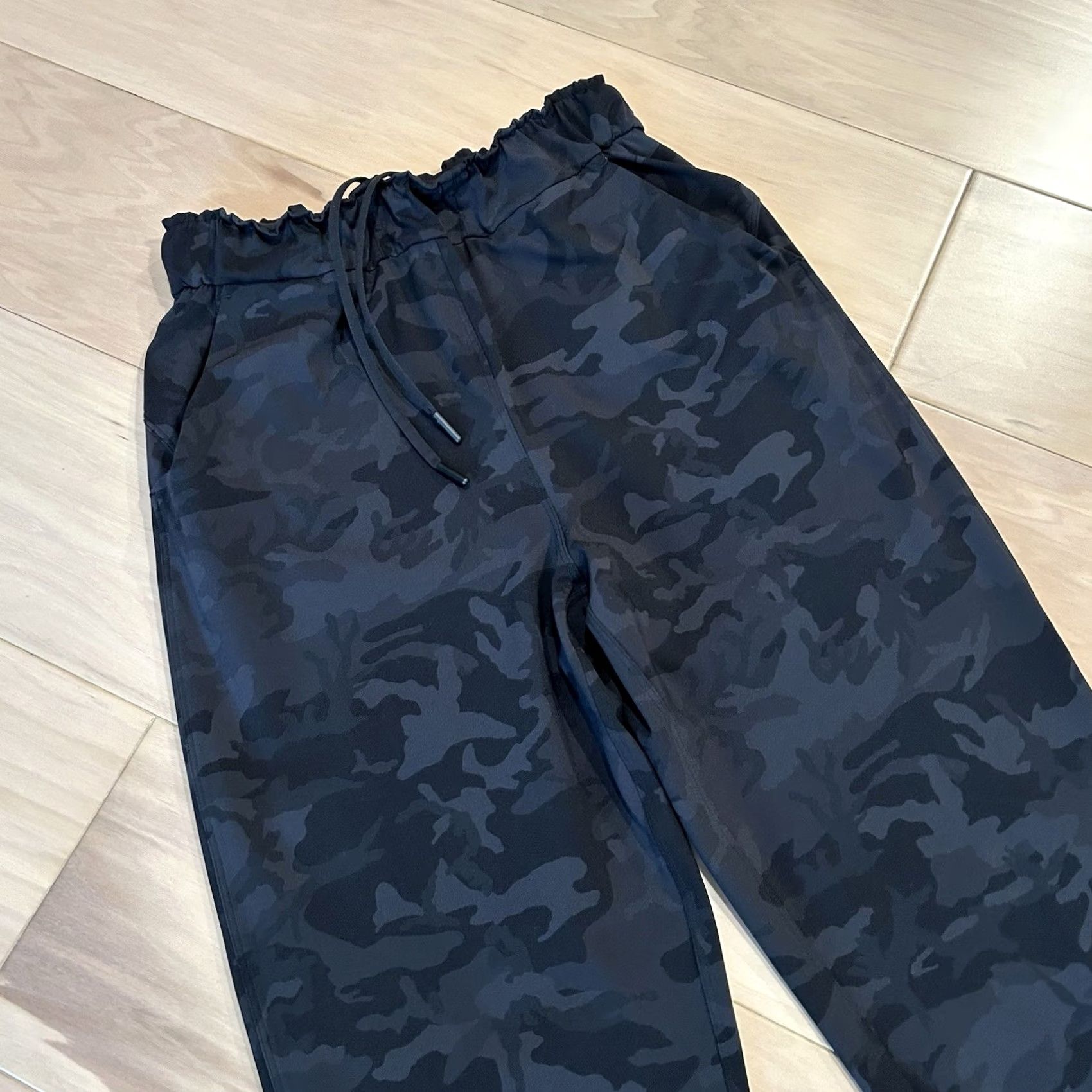 Lululemon Lululemon Keep Moving Pant Luxtreme Women’s 4 Camo Size 27" / US 4 / IT 40 - 3 Thumbnail