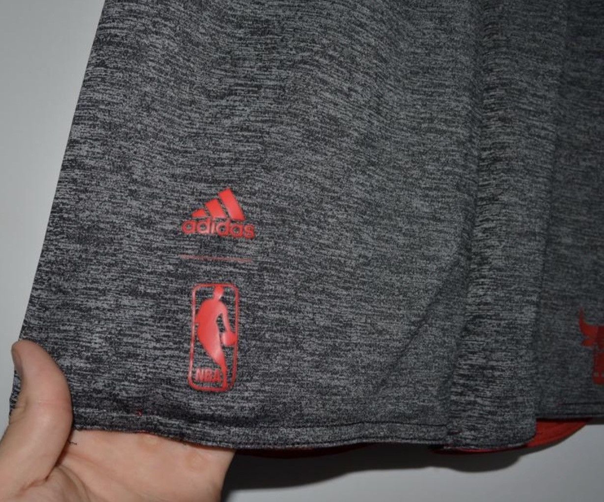 Adidas Adidas NBA Bulls Shorts Two-sided Red/Gray Mens Size XS Size US 29 - 7 Thumbnail