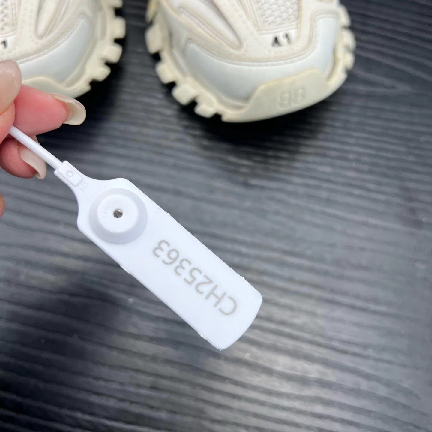 Balenciaga Balenciaga Track White 41 Near New Size US 8 / EU 41 - 9 Thumbnail