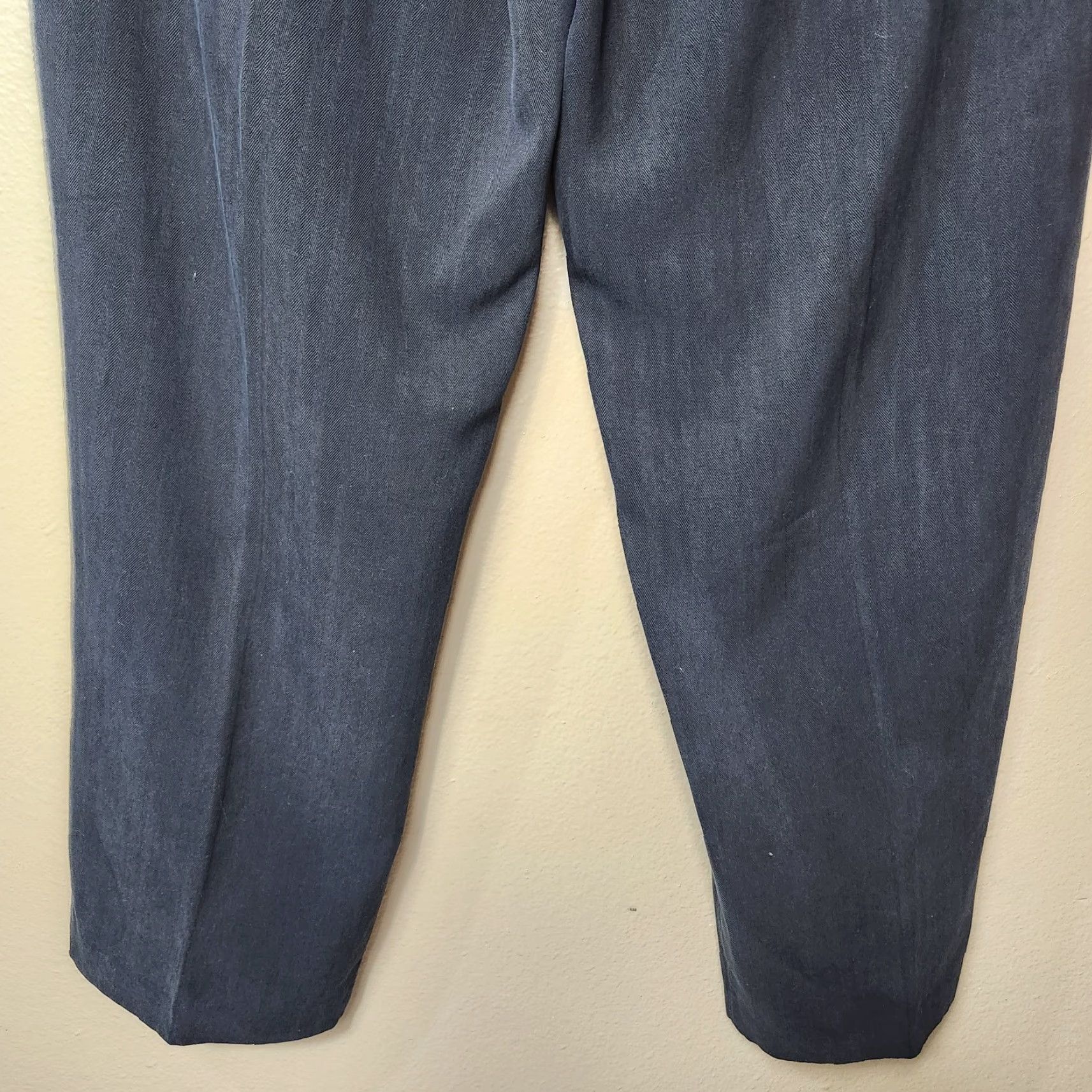 Tommy Bahama Tommy Bahama Mens Dress Pants |36| Black 100% Silk Pleated Front Pockets Belt Loops Straight Inseam 30" Size US 36 / EU 52 - 4 Thumbnail