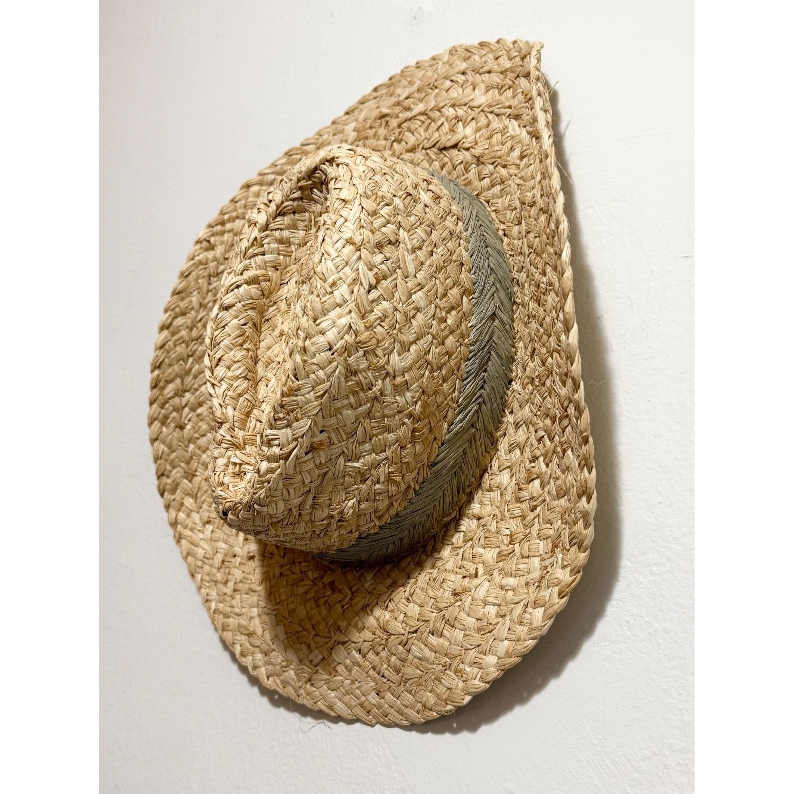 Vineyard Vines NWT New Vineyard Vines Women’s Raffia straw fedora hat Size ONE SIZE - 1 Thumbnail