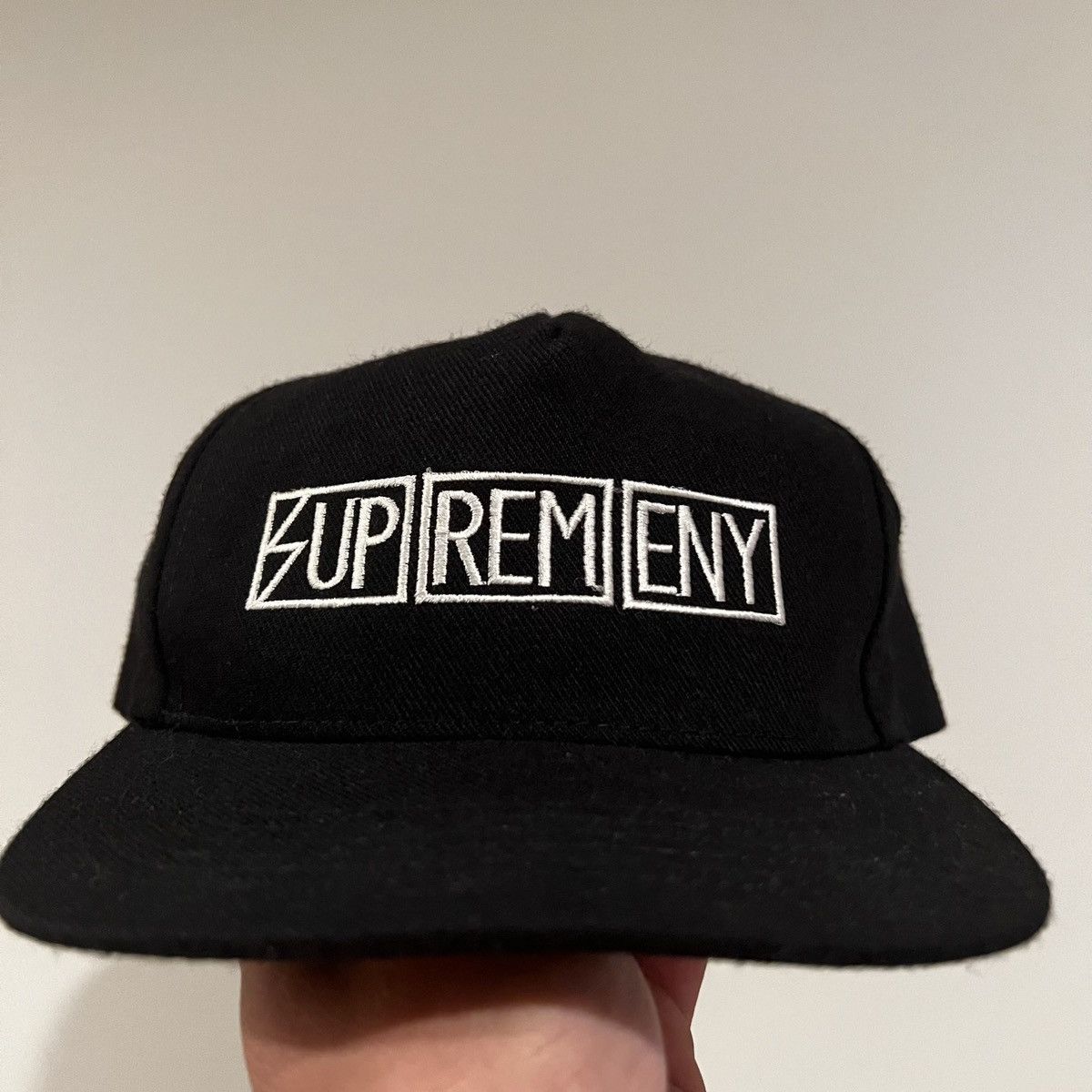 Supreme Supreme subhumans snapback logo hat Size ONE SIZE - 1 Thumbnail